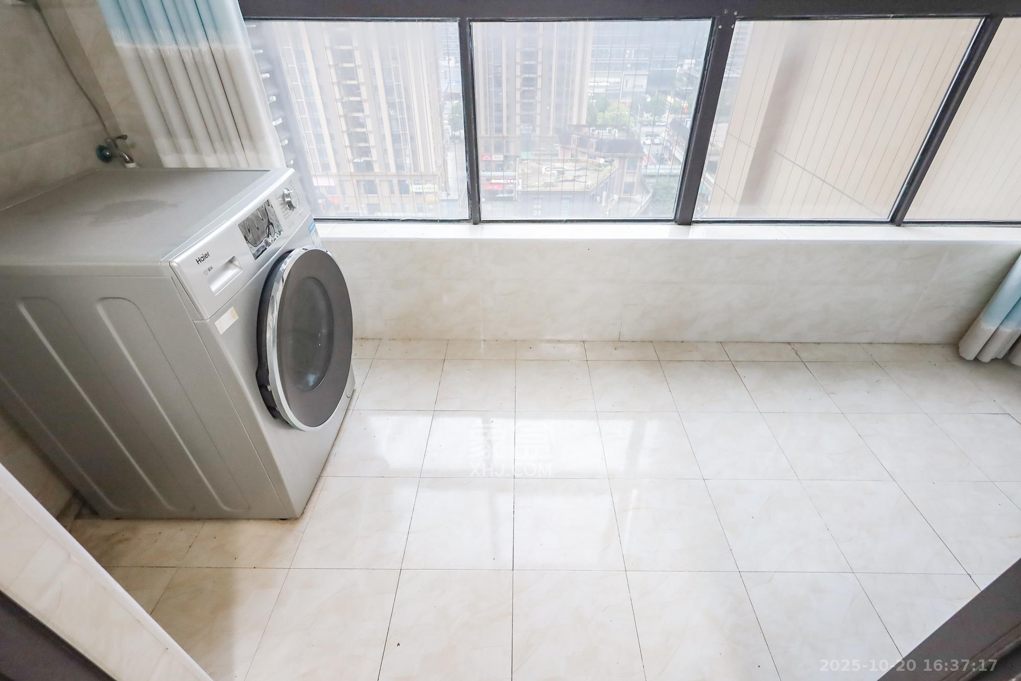 协信星澜汇  3室2厅2卫    139.0万阳台