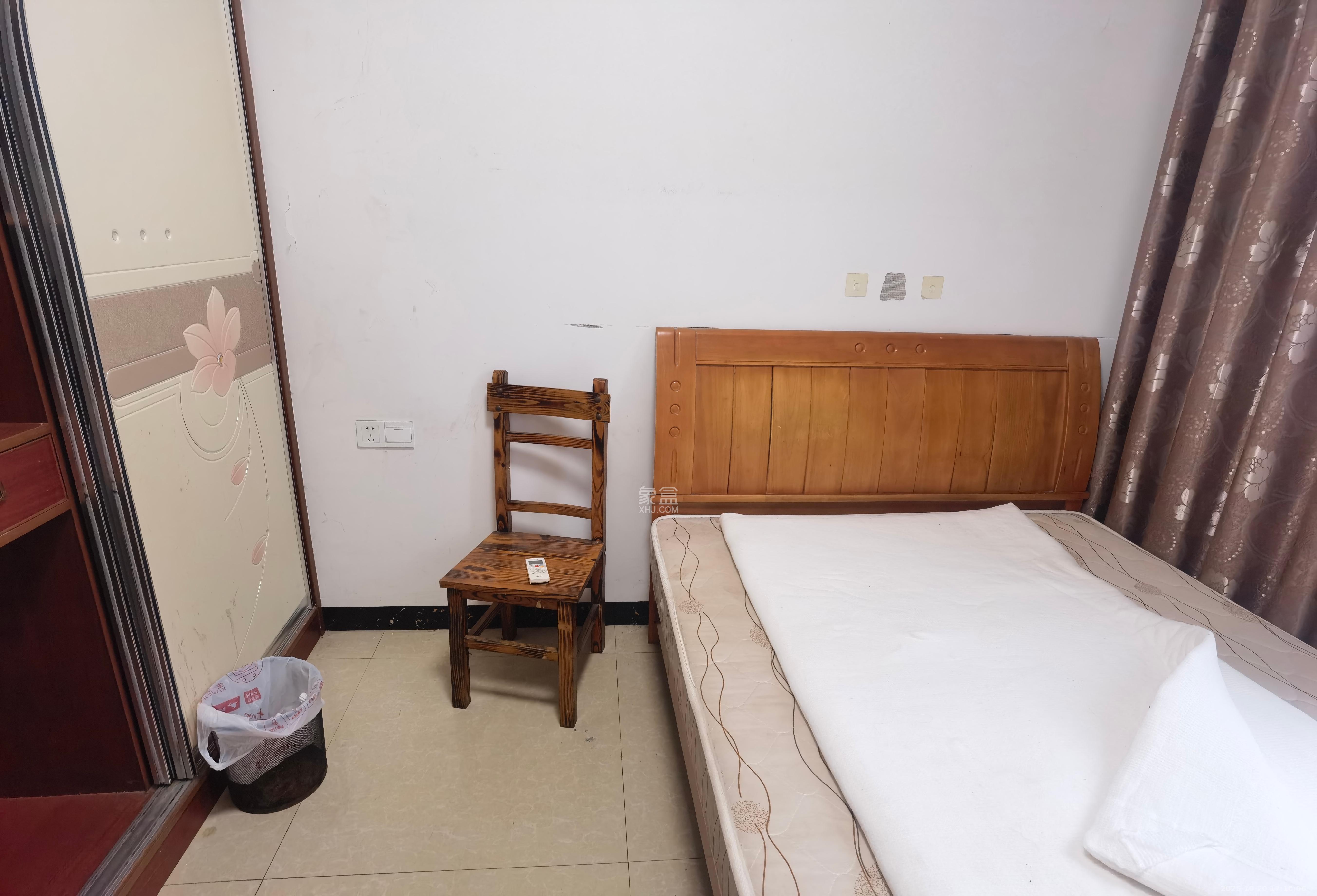 国泰九龙湾  3室2厅2卫    2100.0元/月 国泰九龙湾  3室2厅2卫    2100.0元/月室内图