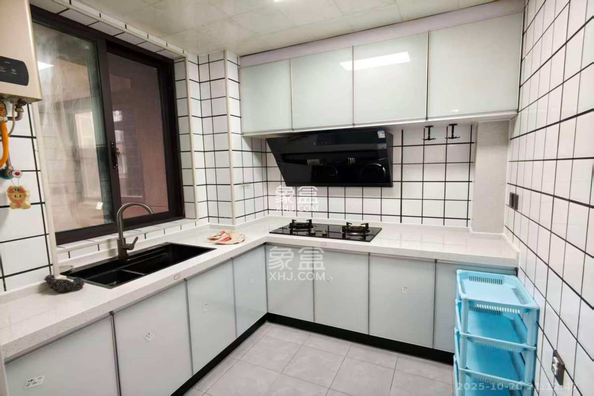 中城苑  3室1厅1卫    2700.0元/月 中城苑  3室1厅1卫    2700.0元/月室内图