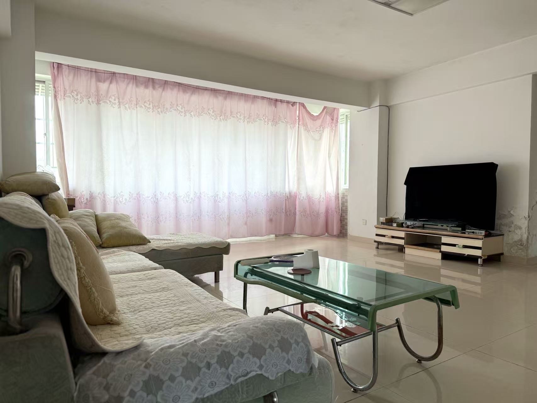 海湾怡园  3室2厅2卫    1500.0元/月