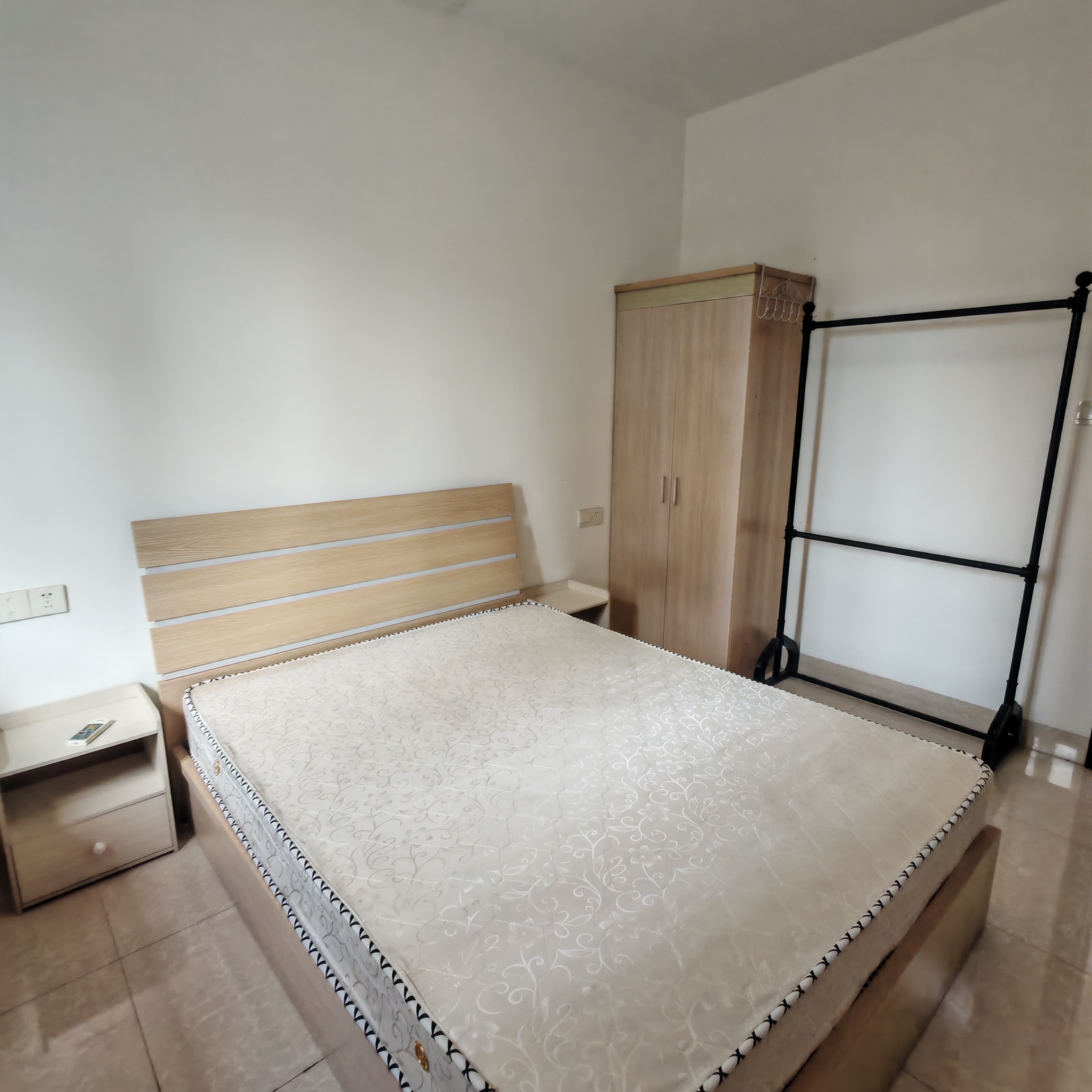 禧福新城  1室2厅1卫    2200.0元/月室内图