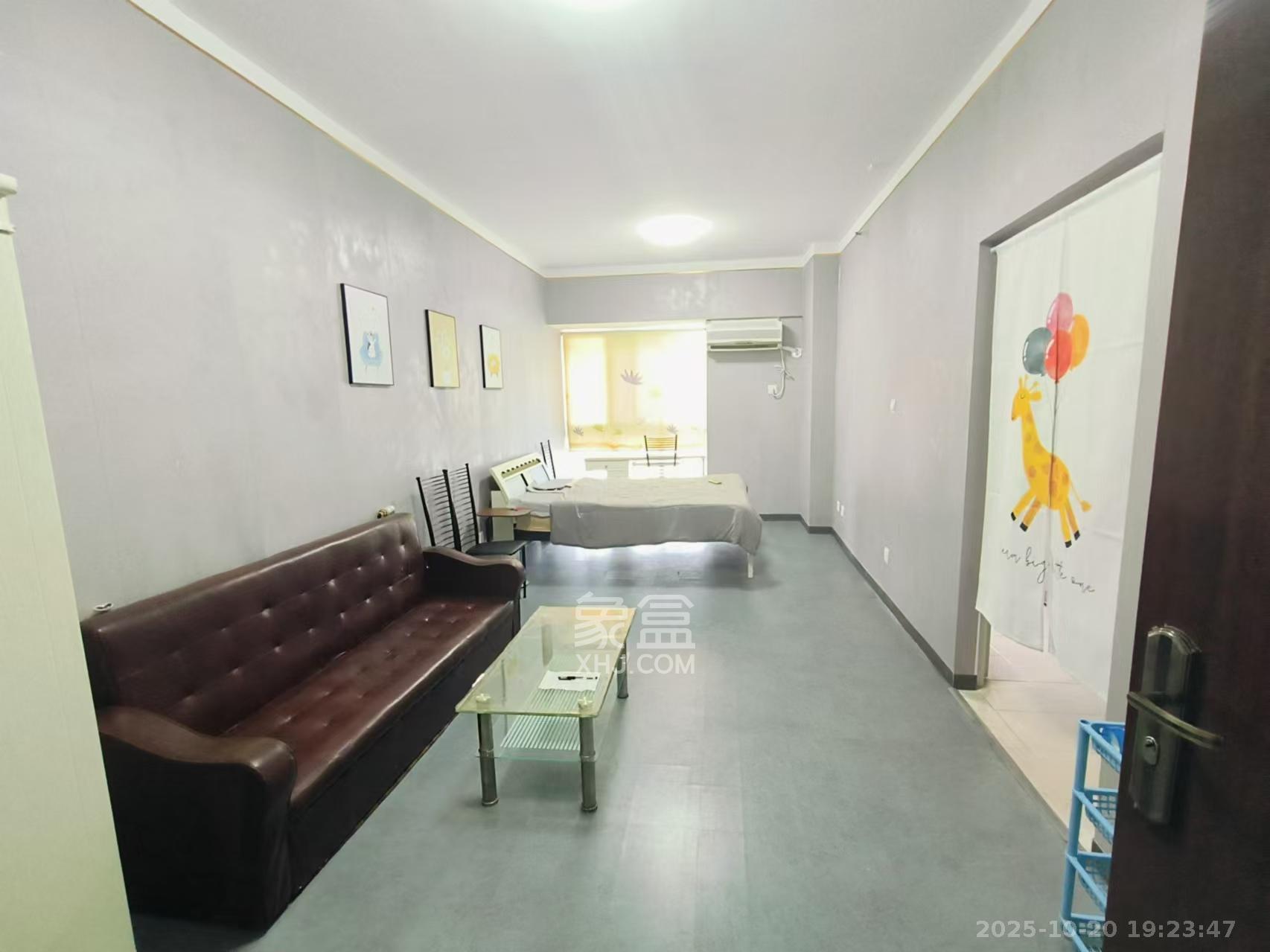 中远公馆  1室1厅1卫    1500.0元/月 中远公馆  1室1厅1卫    1500.0元/月