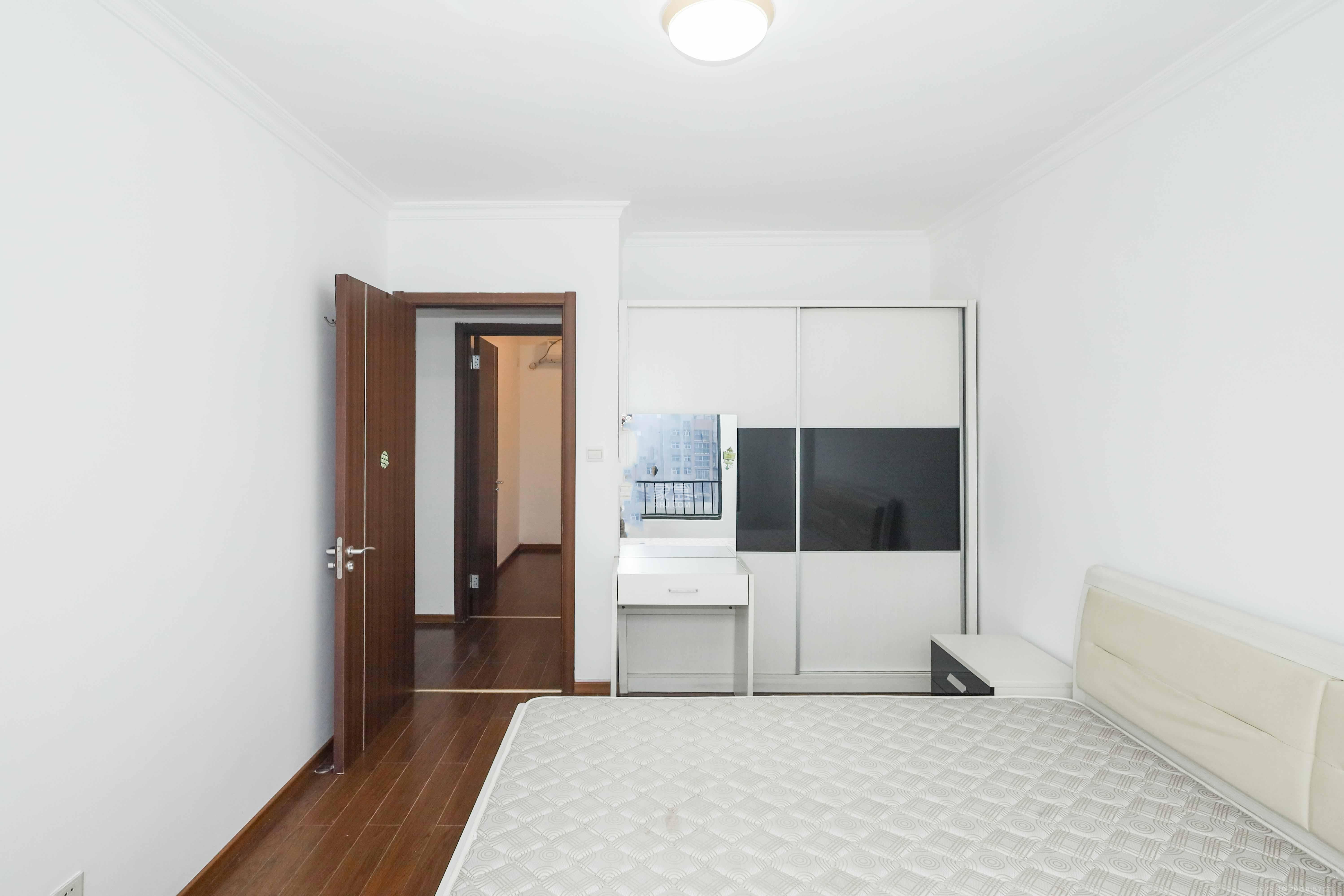 万科城市花园  3室2厅2卫    90.0万 万科城市花园  3室2厅2卫    90.0万卧室