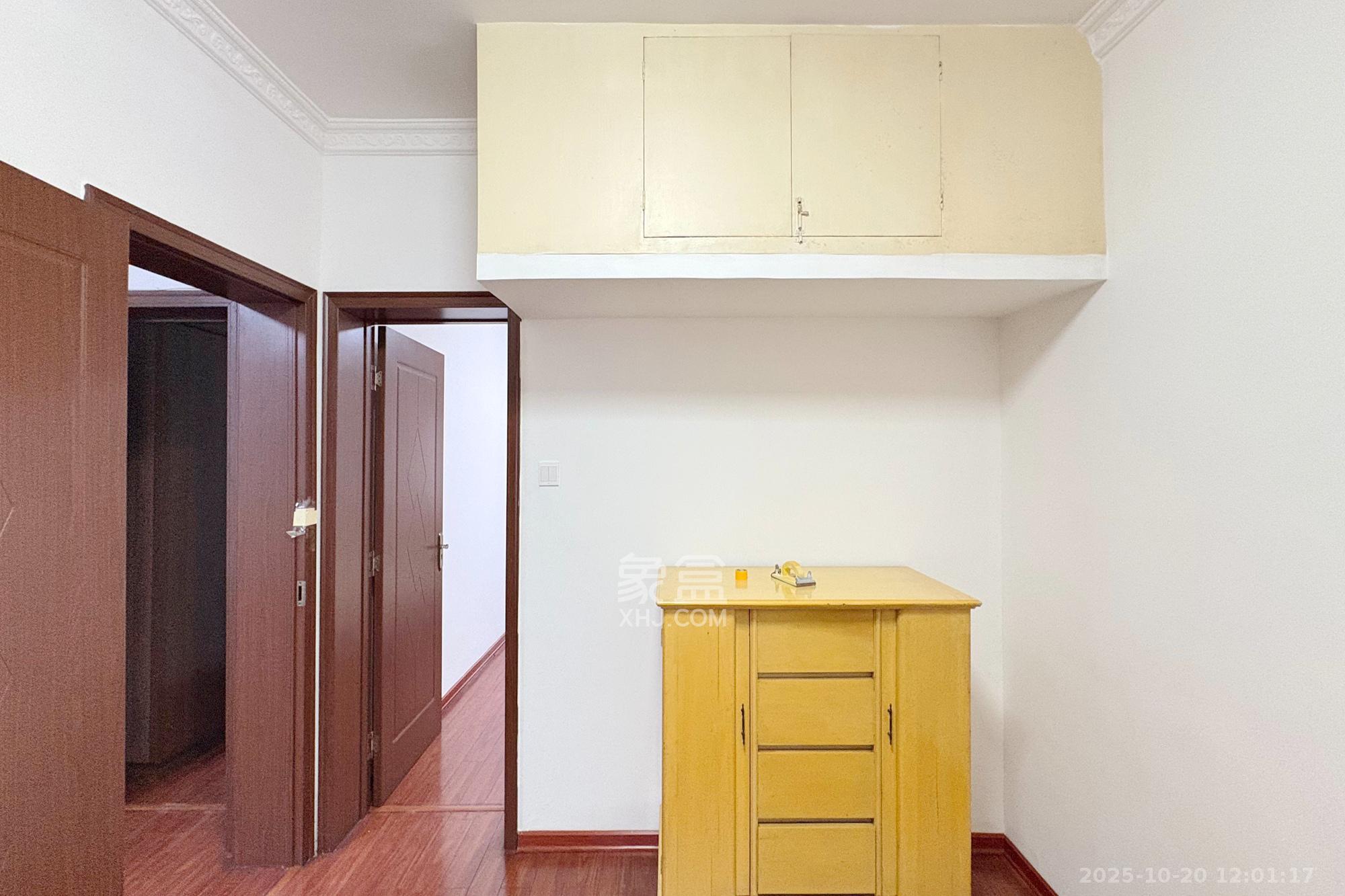 劳动服务宿舍  3室1厅1卫    65.0万其他