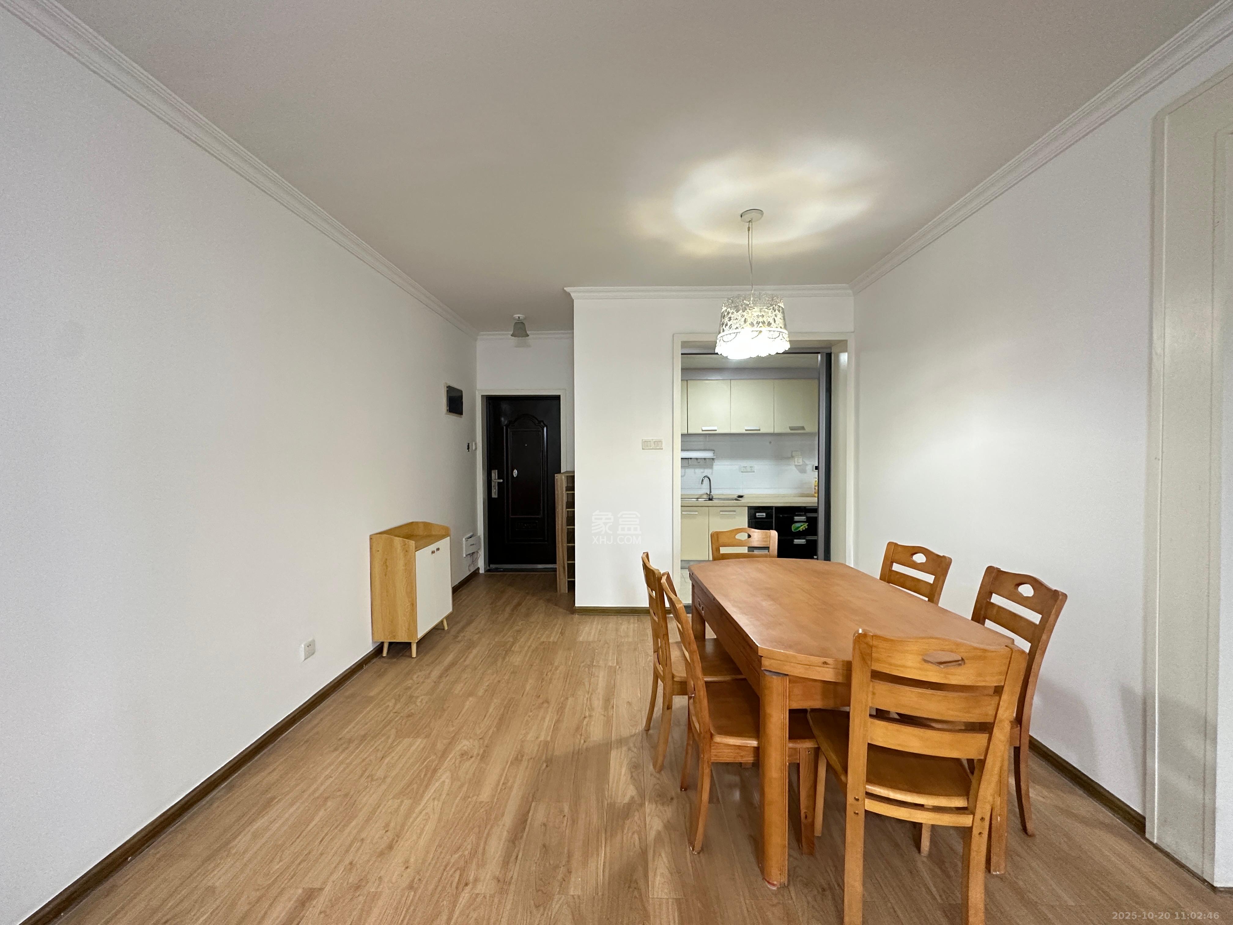 保利麓谷林语E区  3室2厅2卫    2500.0元/月室内图