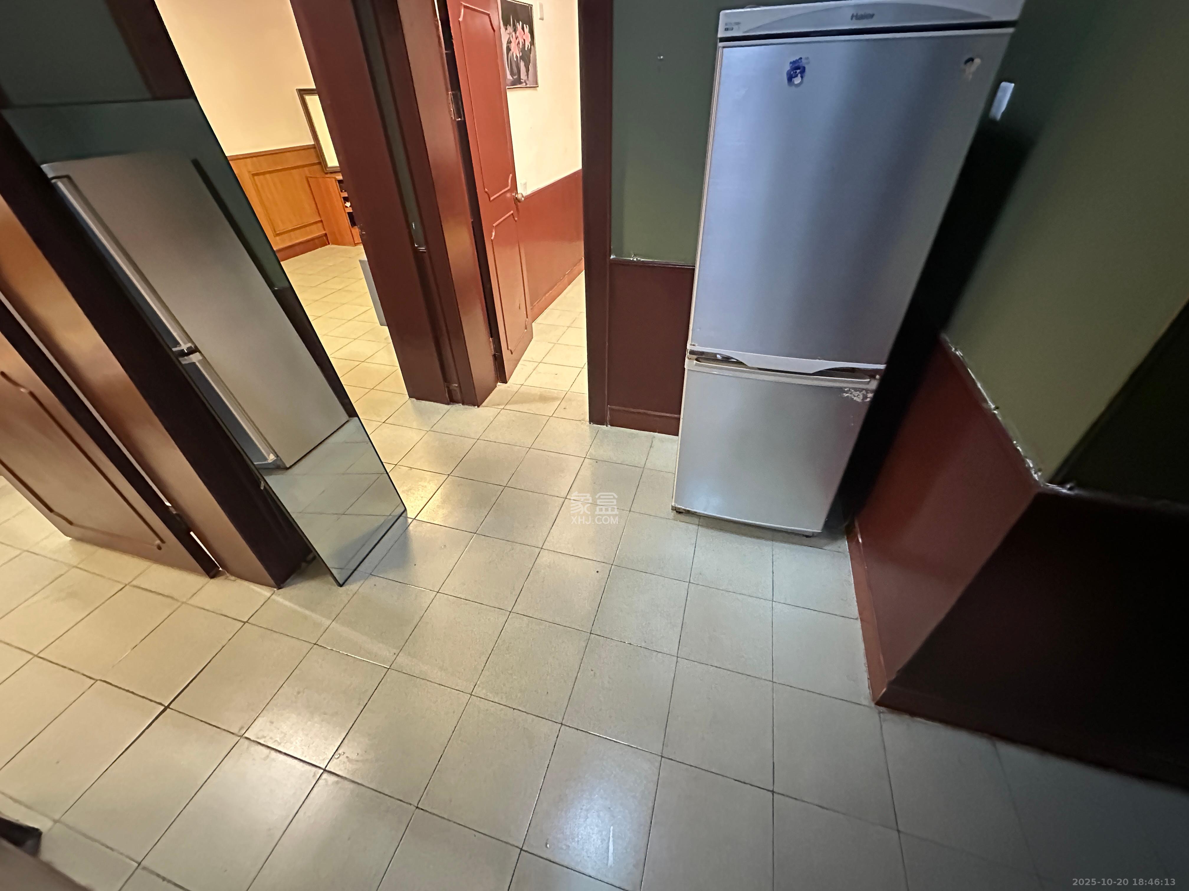 解放四村航道宿舍  2室1厅1卫    1600.0元/月 解放四村航道宿舍  2室1厅1卫    1600.0元/月室内图