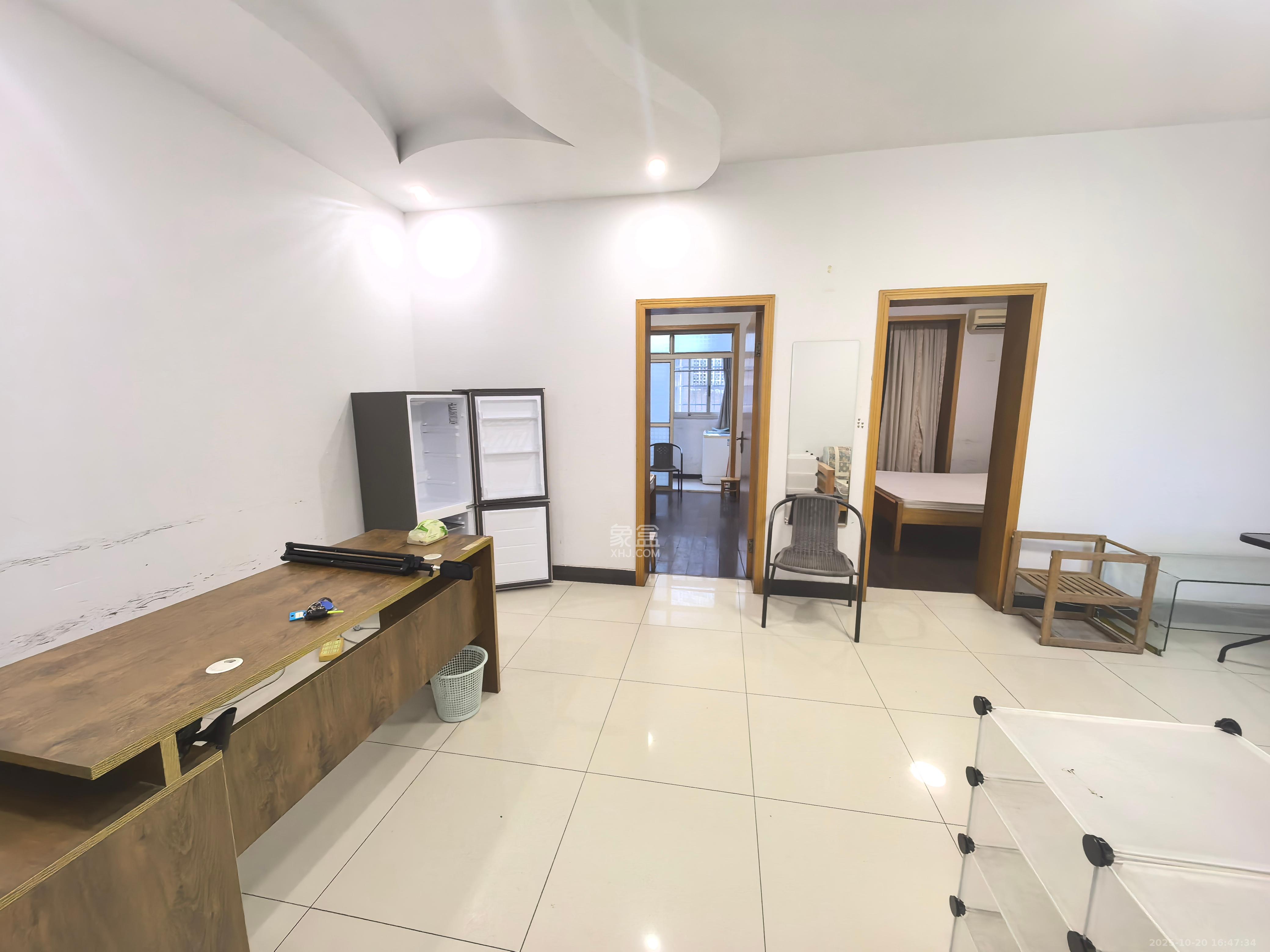 省水院宿舍 2室1厅1卫 1600.0元/月 省水院宿舍 2室1厅1卫 1600.0元/月室内图