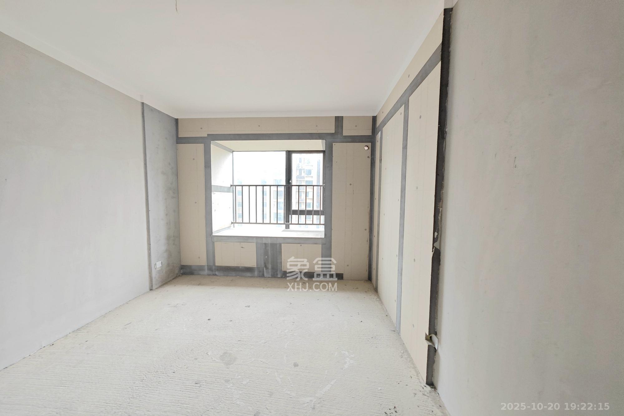 大都汇天悦（保利大都汇三期）  4室2厅2卫    160.0万卧室