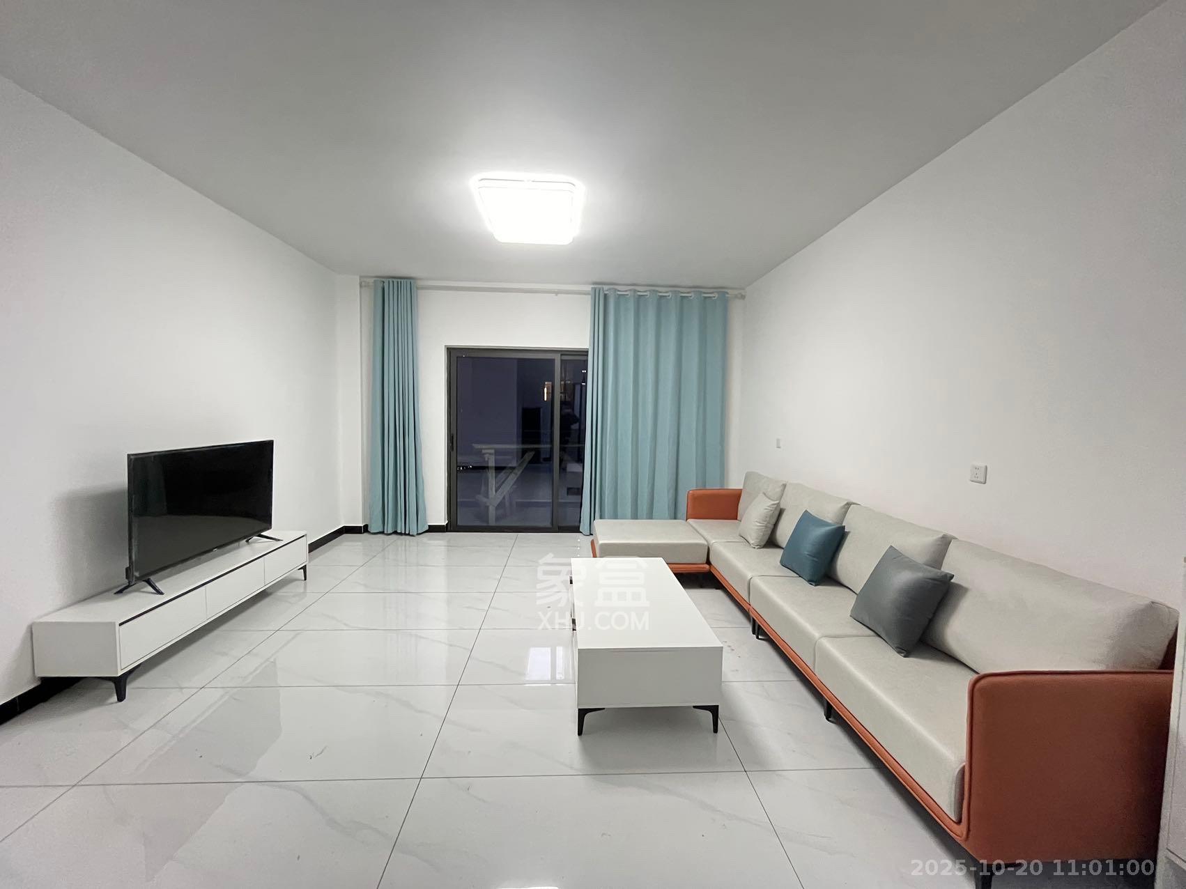 华银南苑融域  3室2厅1卫    3000.0元/月