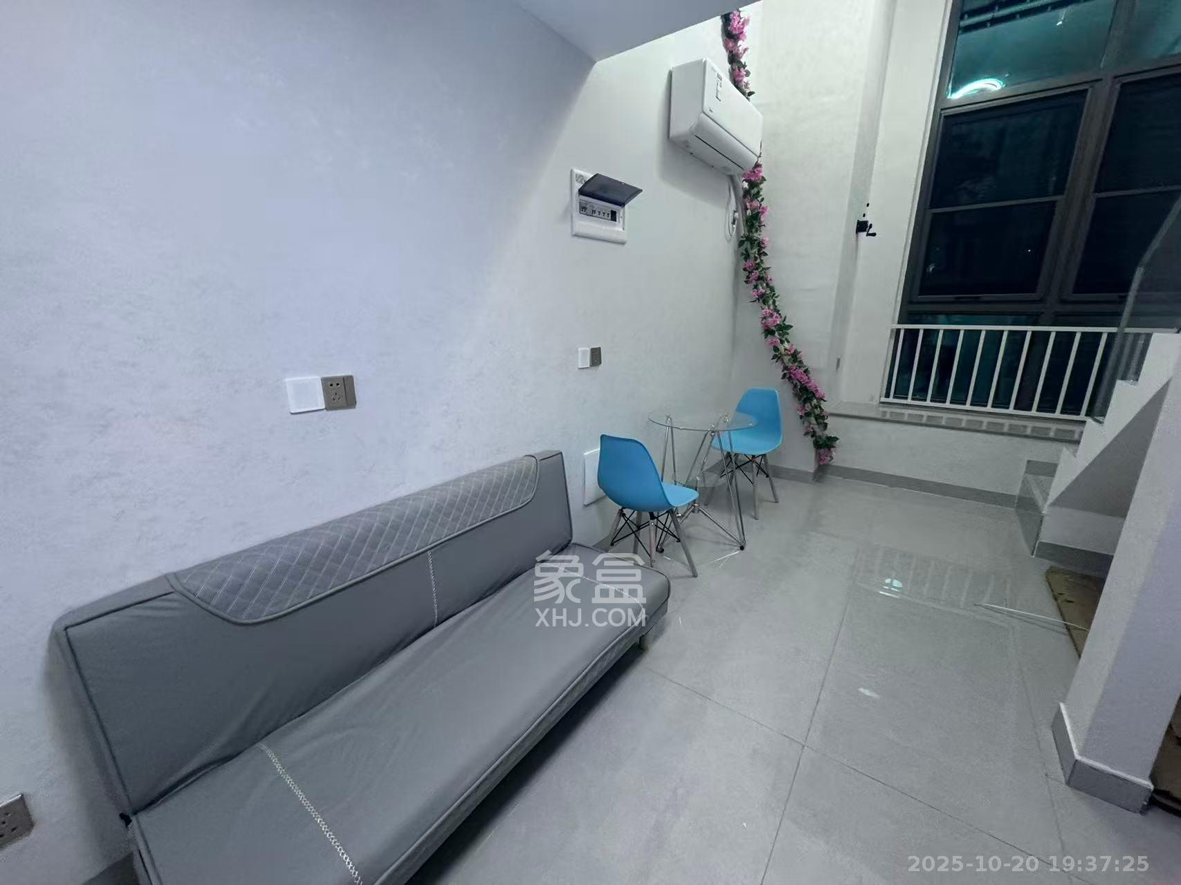 绿地商务广场  1室1厅1卫    1800.0元/月室内图