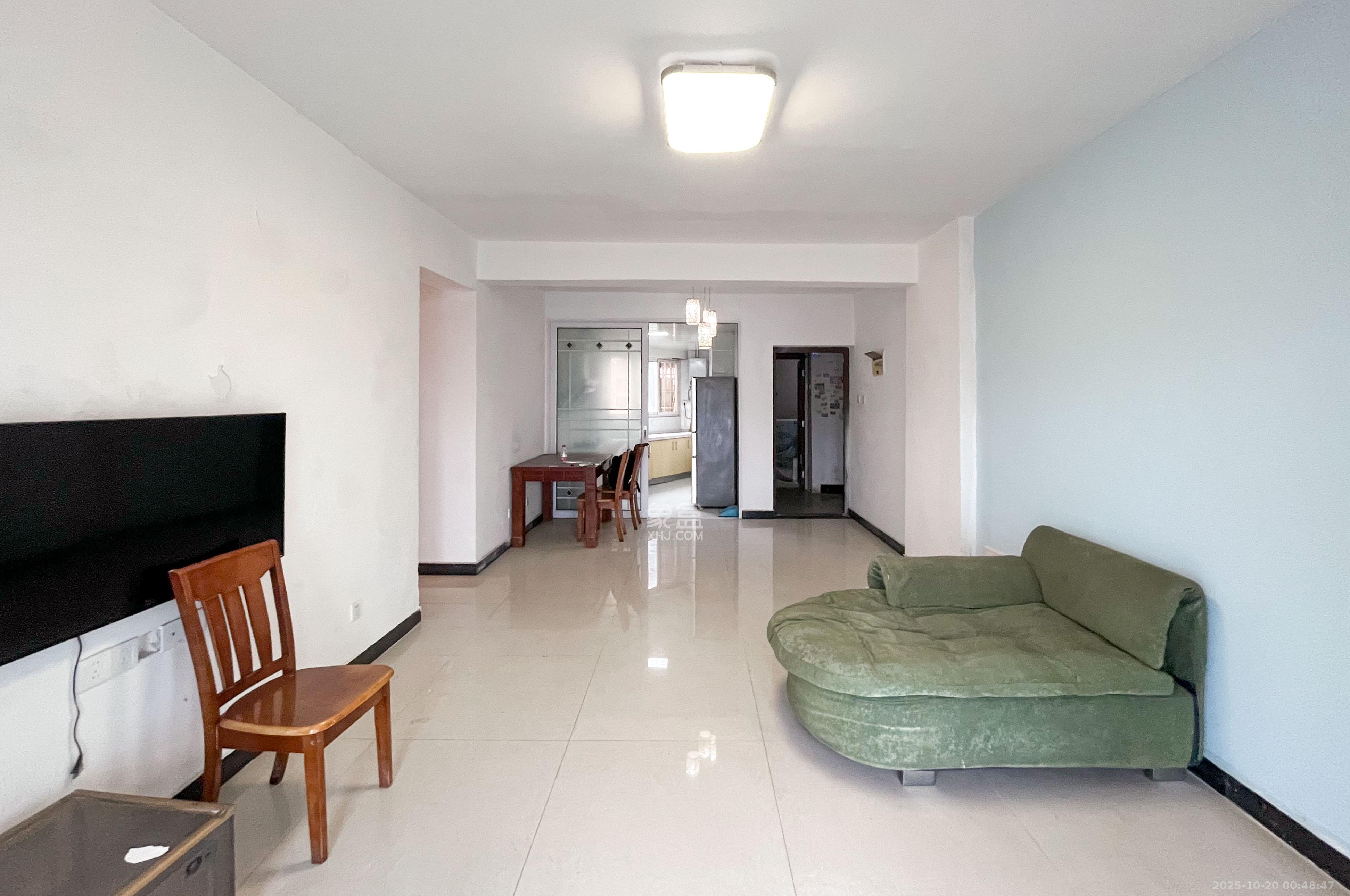 锦绣家园 3室2厅1卫 72.0万 锦绣家园 3室2厅1卫 72.0万客厅