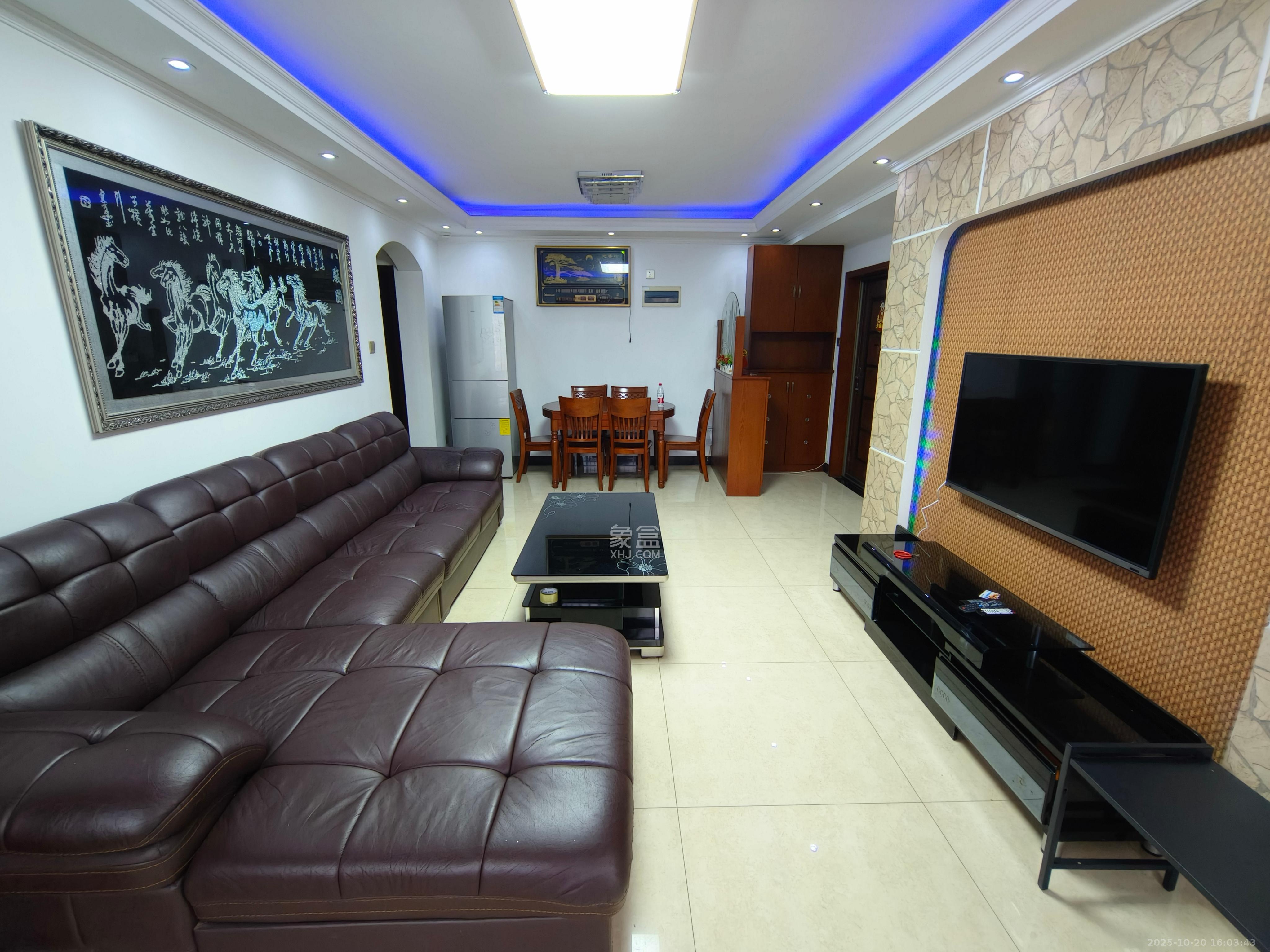 麓枫和苑  2室2厅1卫    2300.0元/月 麓枫和苑  2室2厅1卫    2300.0元/月室内图