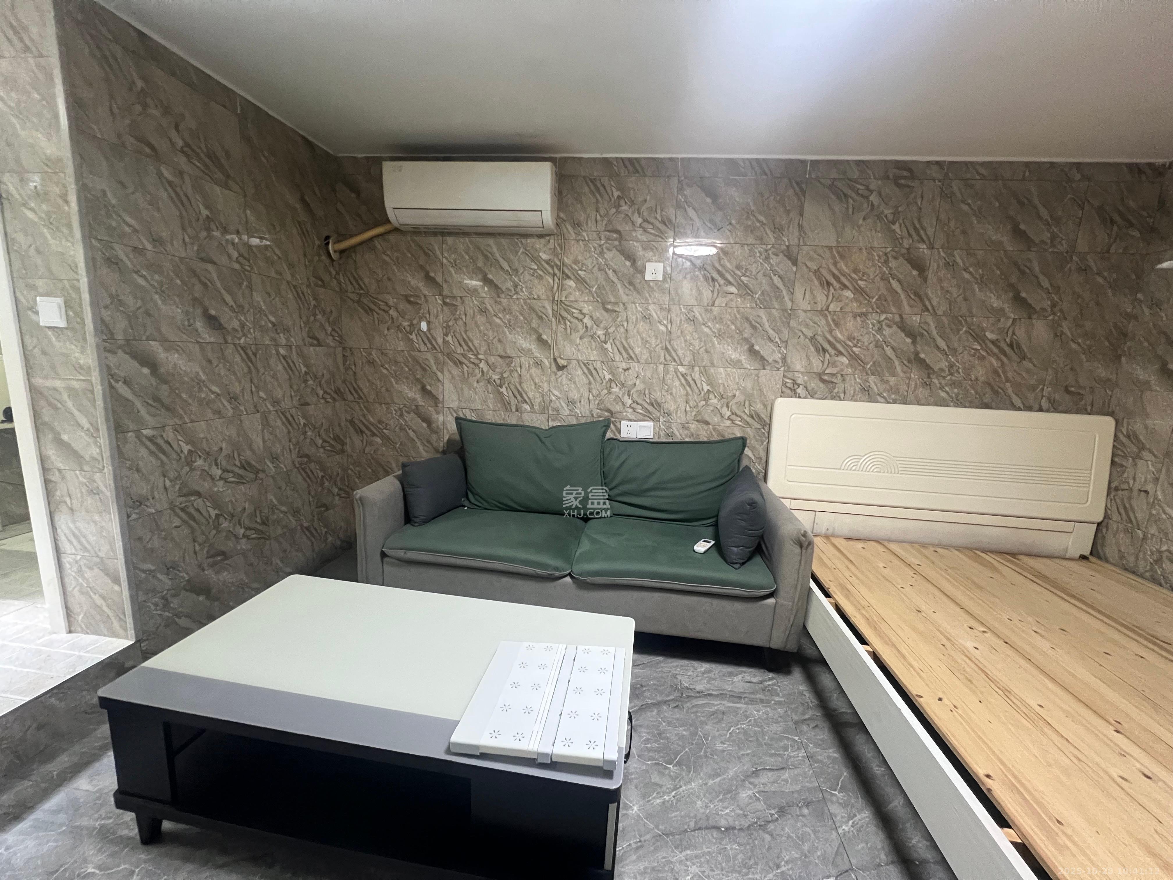 七里营老电表厂宿舍 1室0厅0卫 800.0元/月 七里营老电表厂宿舍 1室0厅0卫 800.0元/月室内图