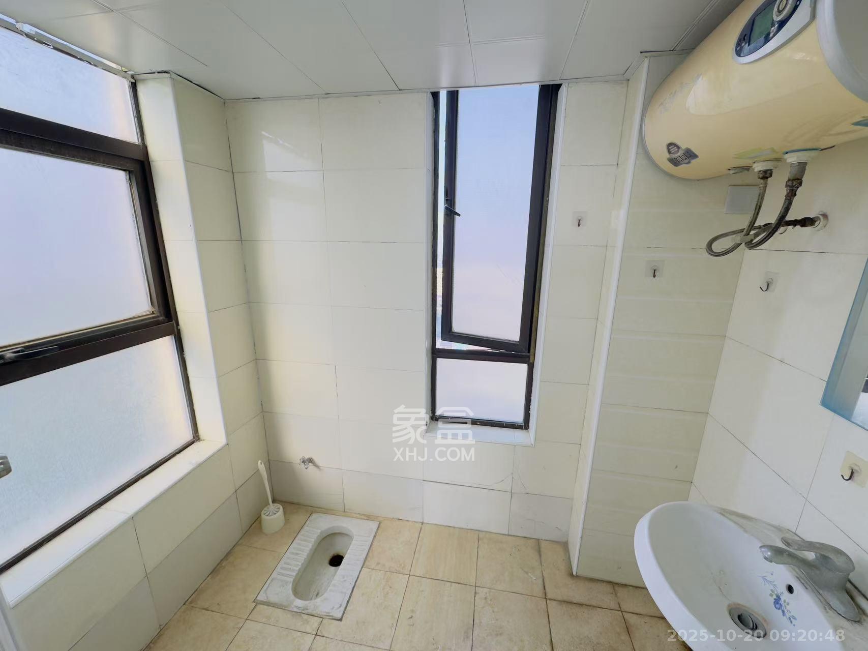 保利麓谷林语F区 4室2厅2卫 2400.0元/月 保利麓谷林语F区 4室2厅2卫 2400.0元/月室内图