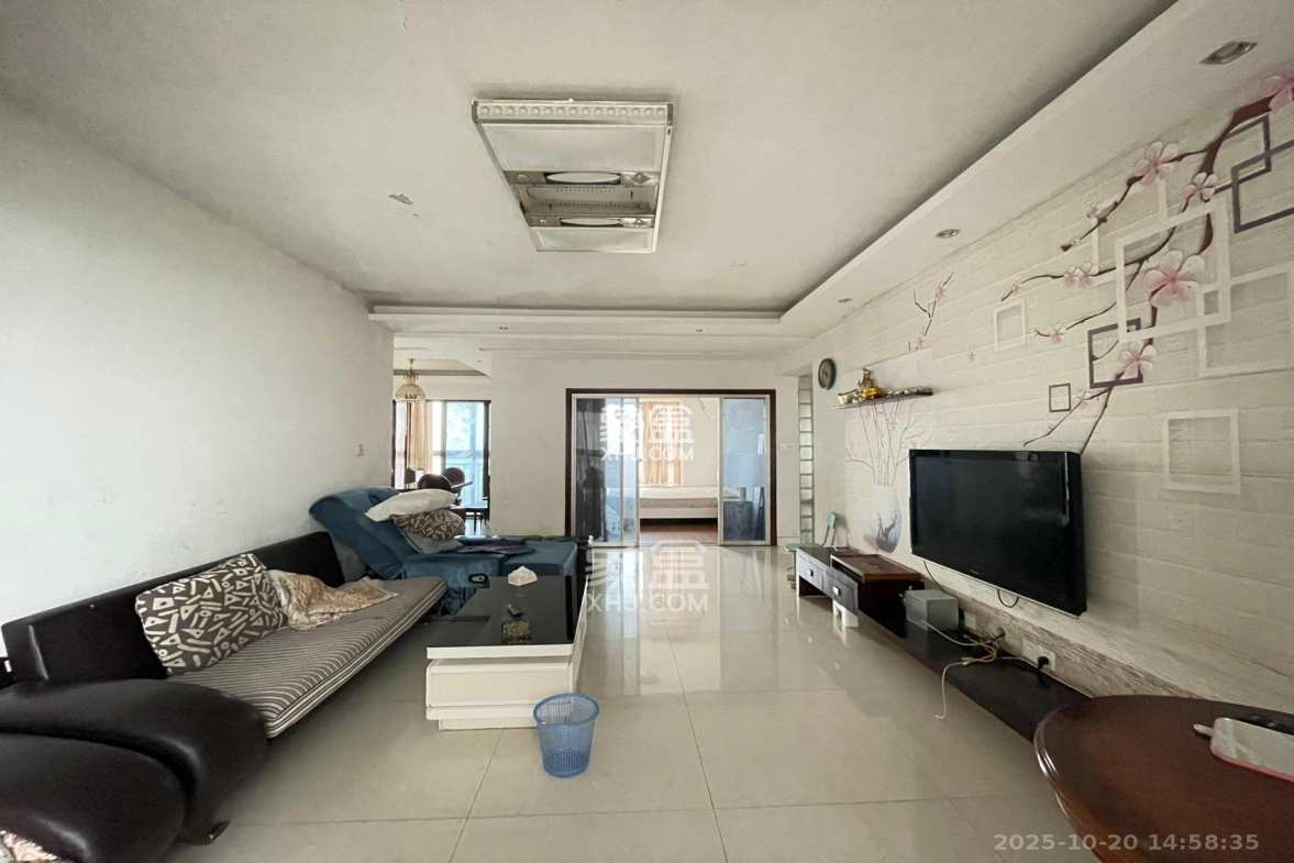 圆梦完美生活  3室2厅2卫    2100.0元/月 圆梦完美生活  3室2厅2卫    2100.0元/月室内图