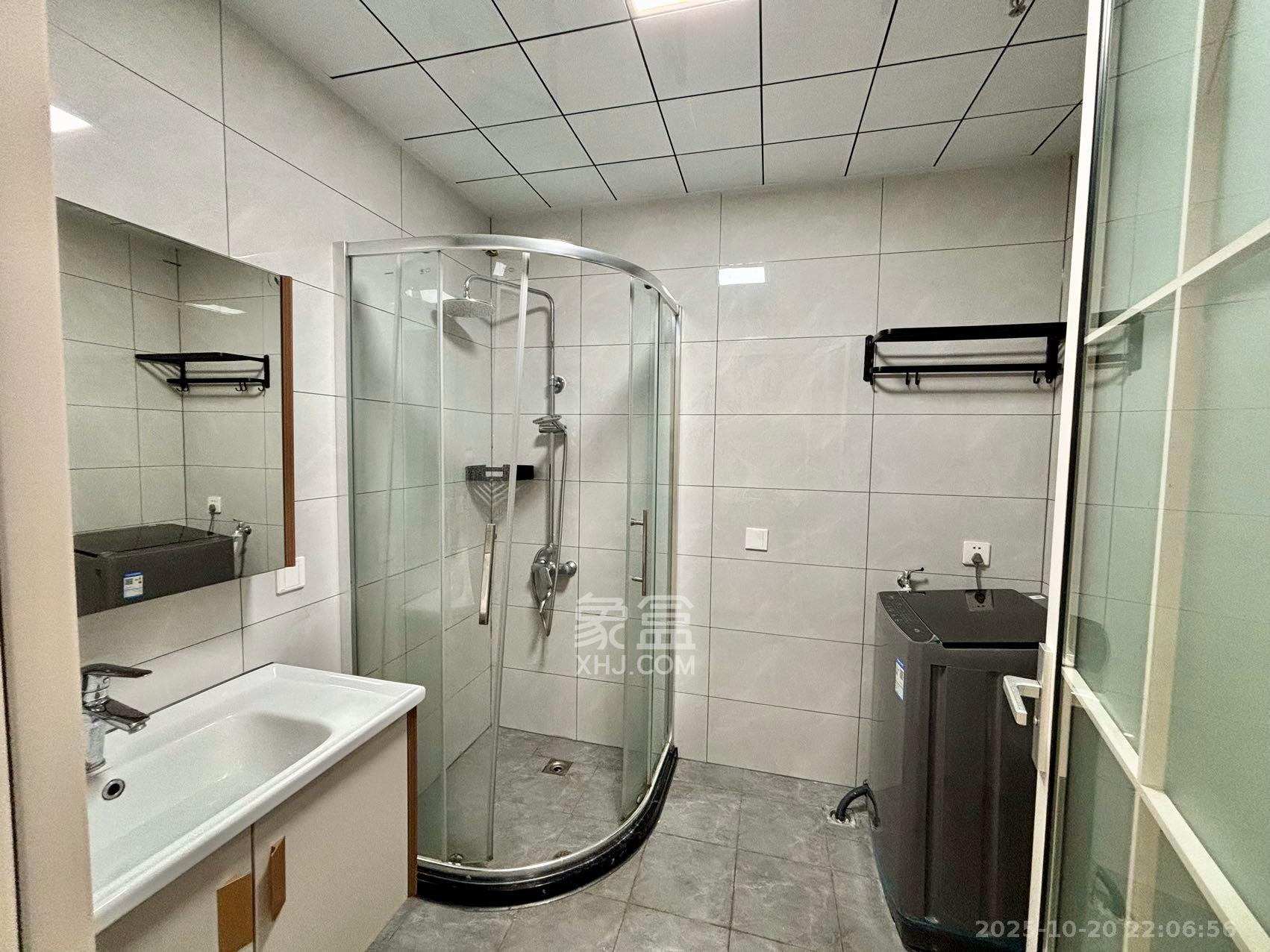 汇景发展环球中心 1室1厅1卫 2200.0元/月 汇景发展环球中心 1室1厅1卫 2200.0元/月室内图