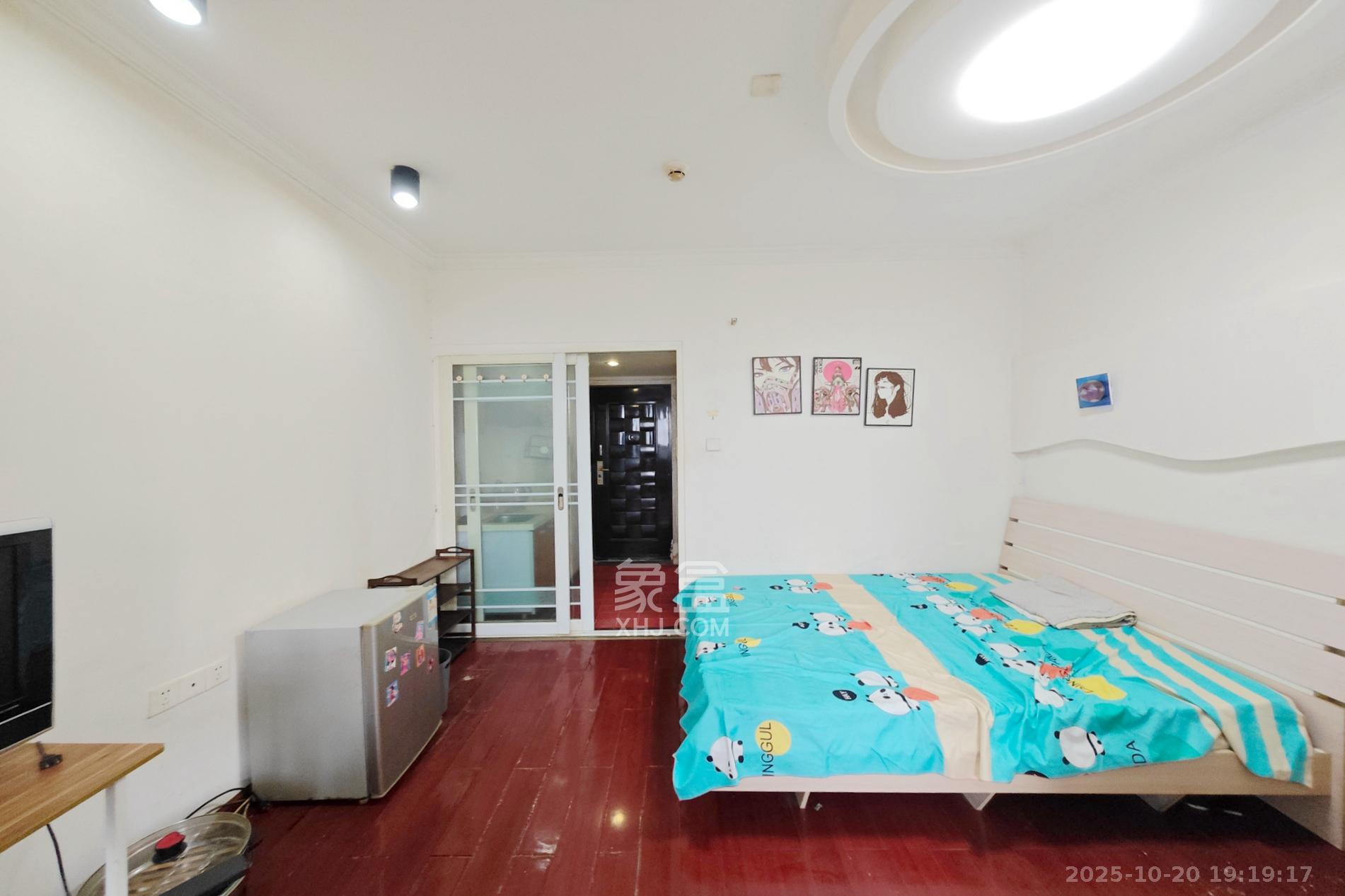 2076至高点  1室1厅1卫    18.8万 2076至高点  1室1厅1卫    18.8万客厅