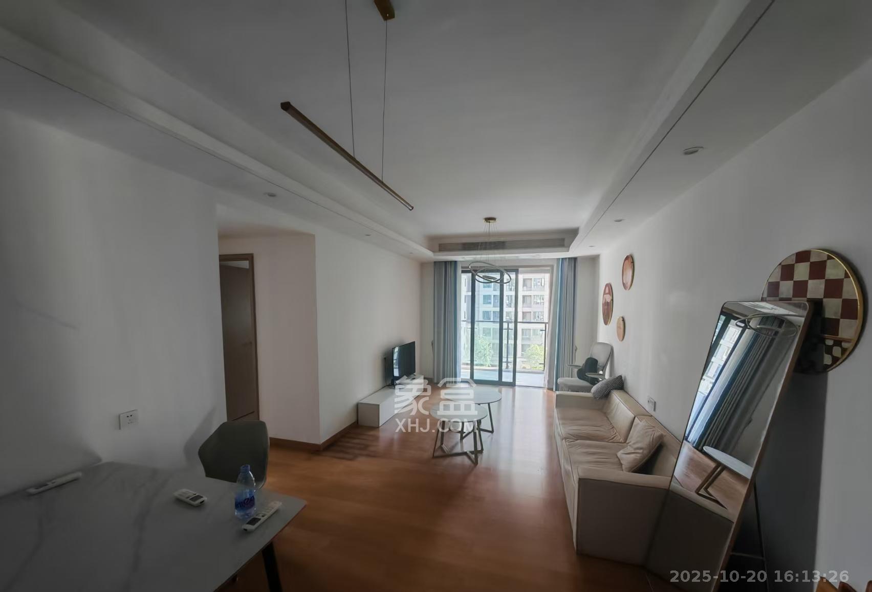 清控湖山雅居南区  3室2厅2卫    2300.0元/月 清控湖山雅居南区  3室2厅2卫    2300.0元/月