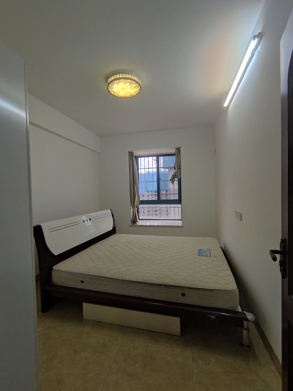 都市森林  5室2厅2卫    3200.0元/月室内图