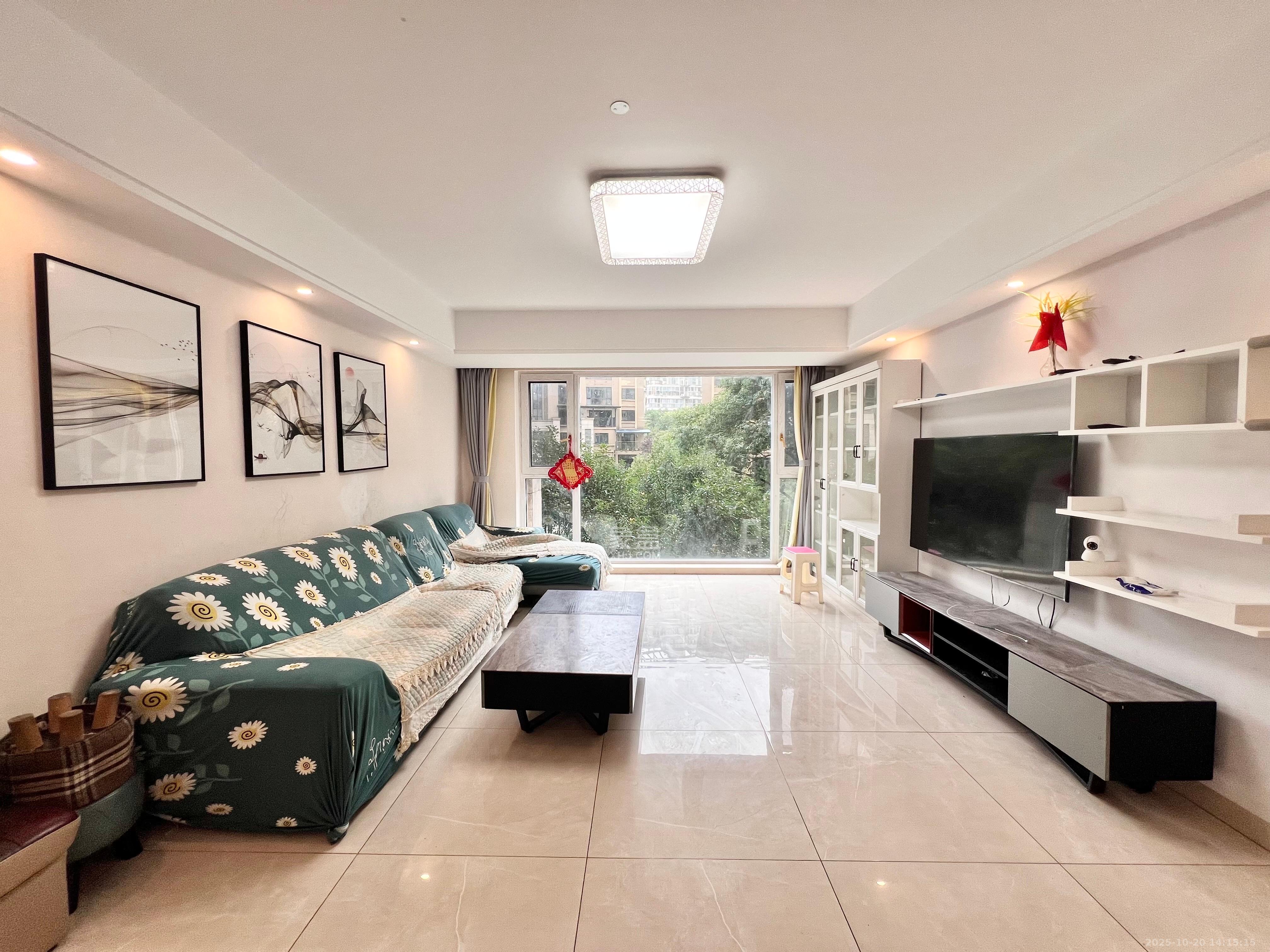 红星国际公馆  4室2厅1卫    3500.0元/月室内图