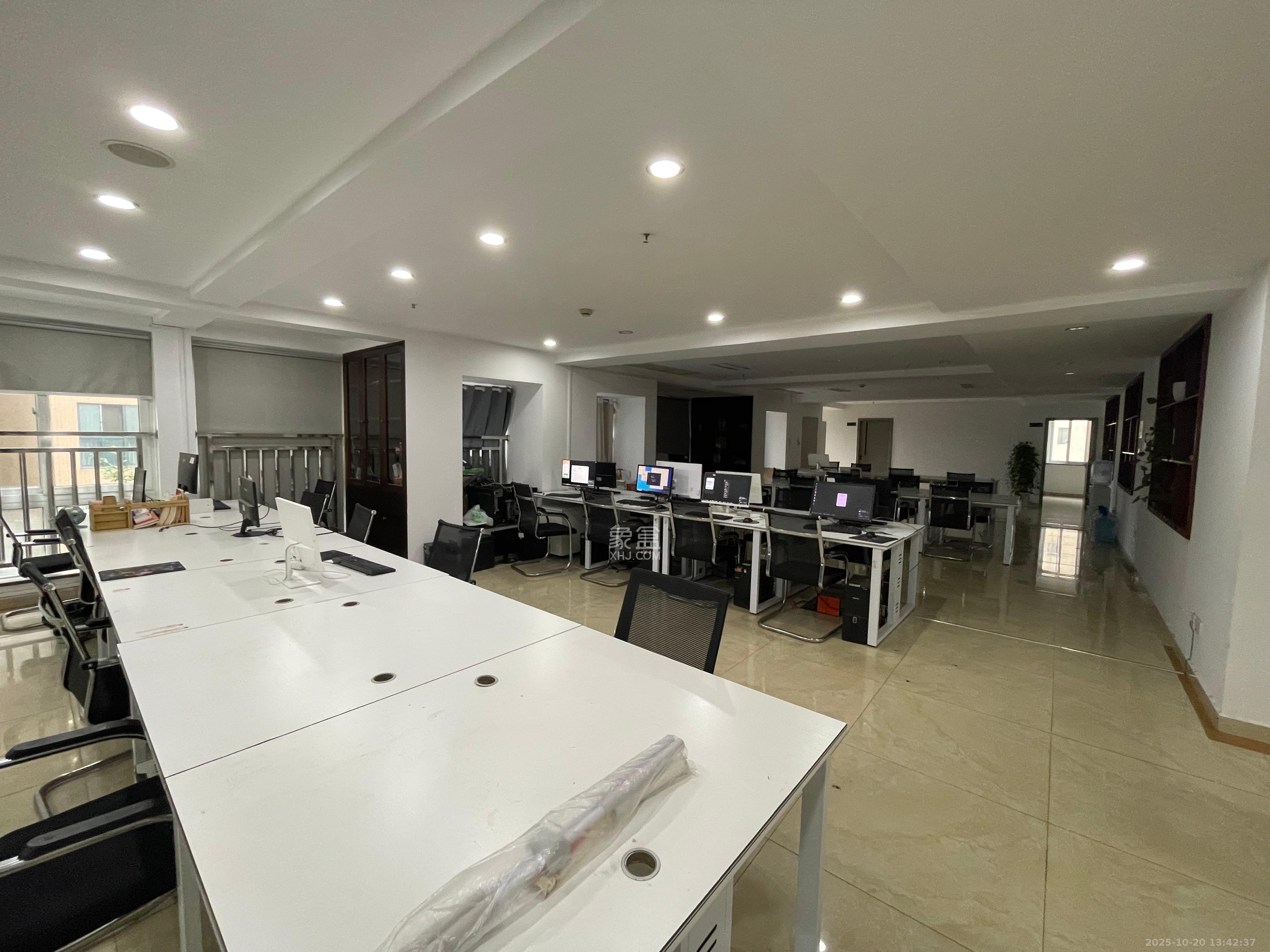 星城荣域  4室1厅6卫    15000.0元/月室内图