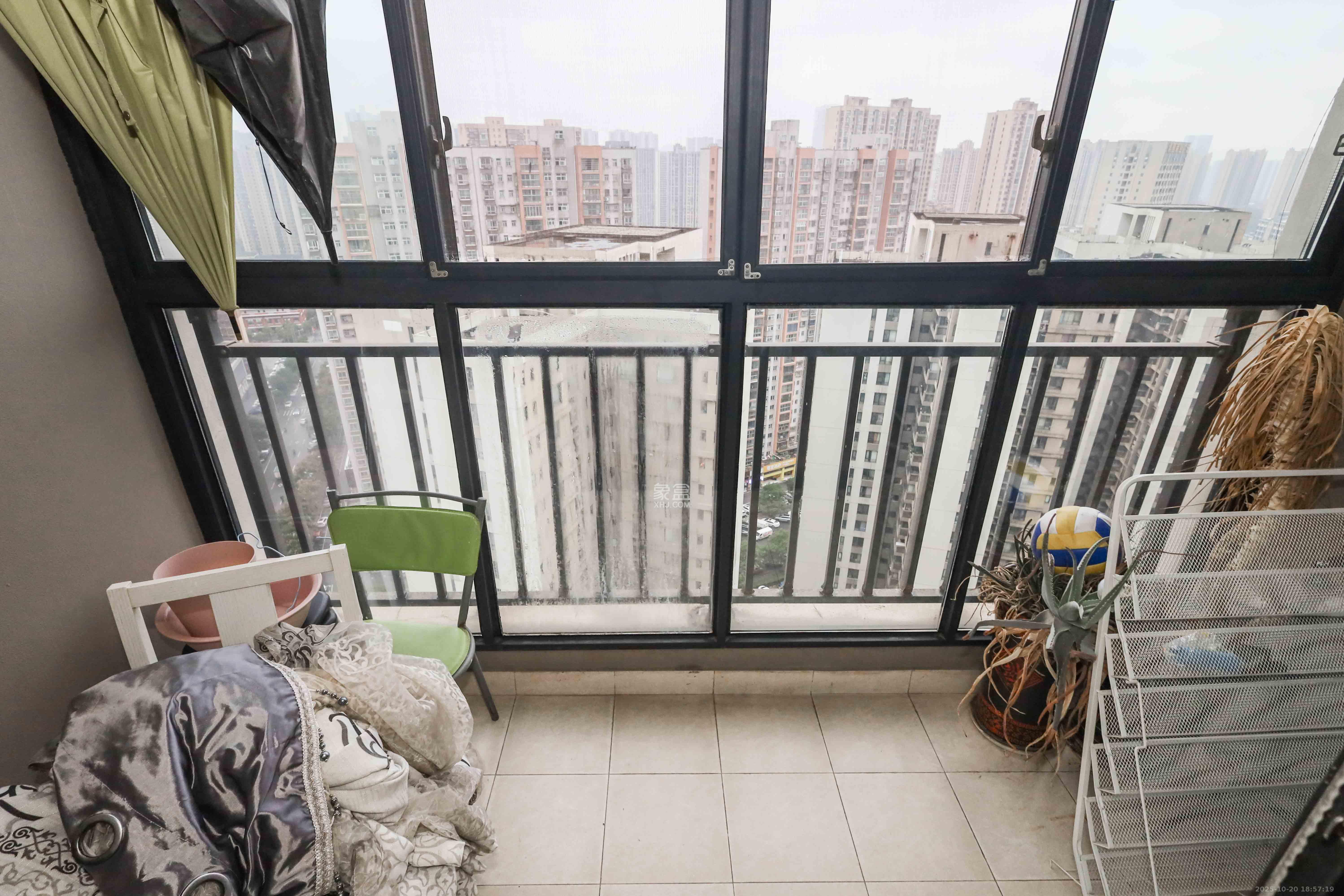 万科城市花园  3室2厅2卫    90.0万 万科城市花园  3室2厅2卫    90.0万阳台