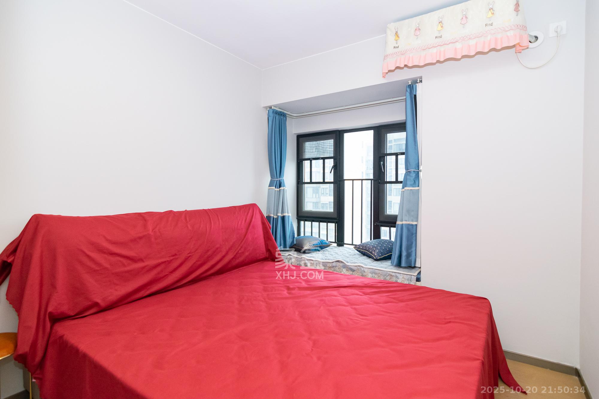 时代年华  4室2厅2卫    117.5万卧室