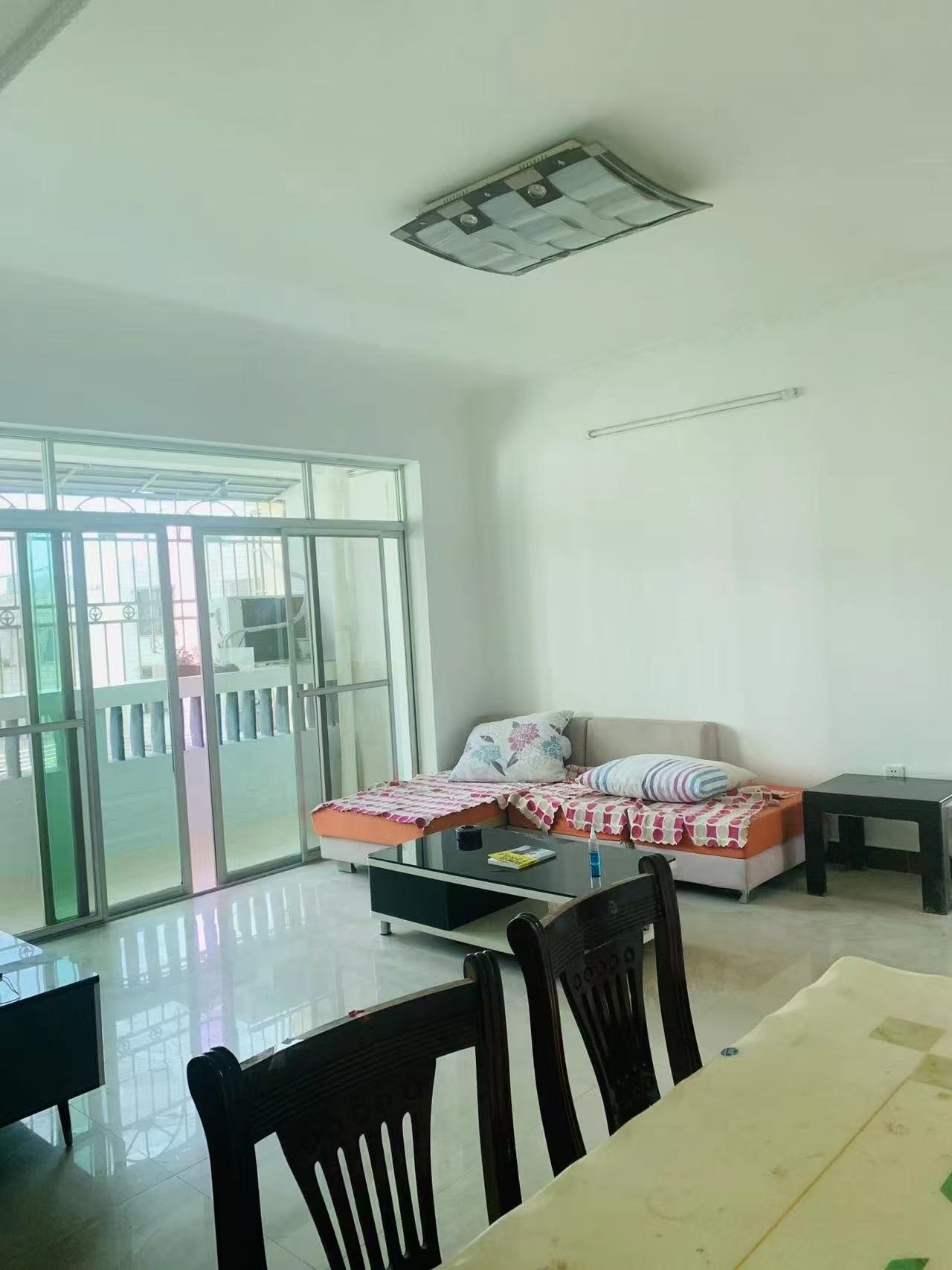 信力花苑  3室2厅1卫    3000.0元/月室内图