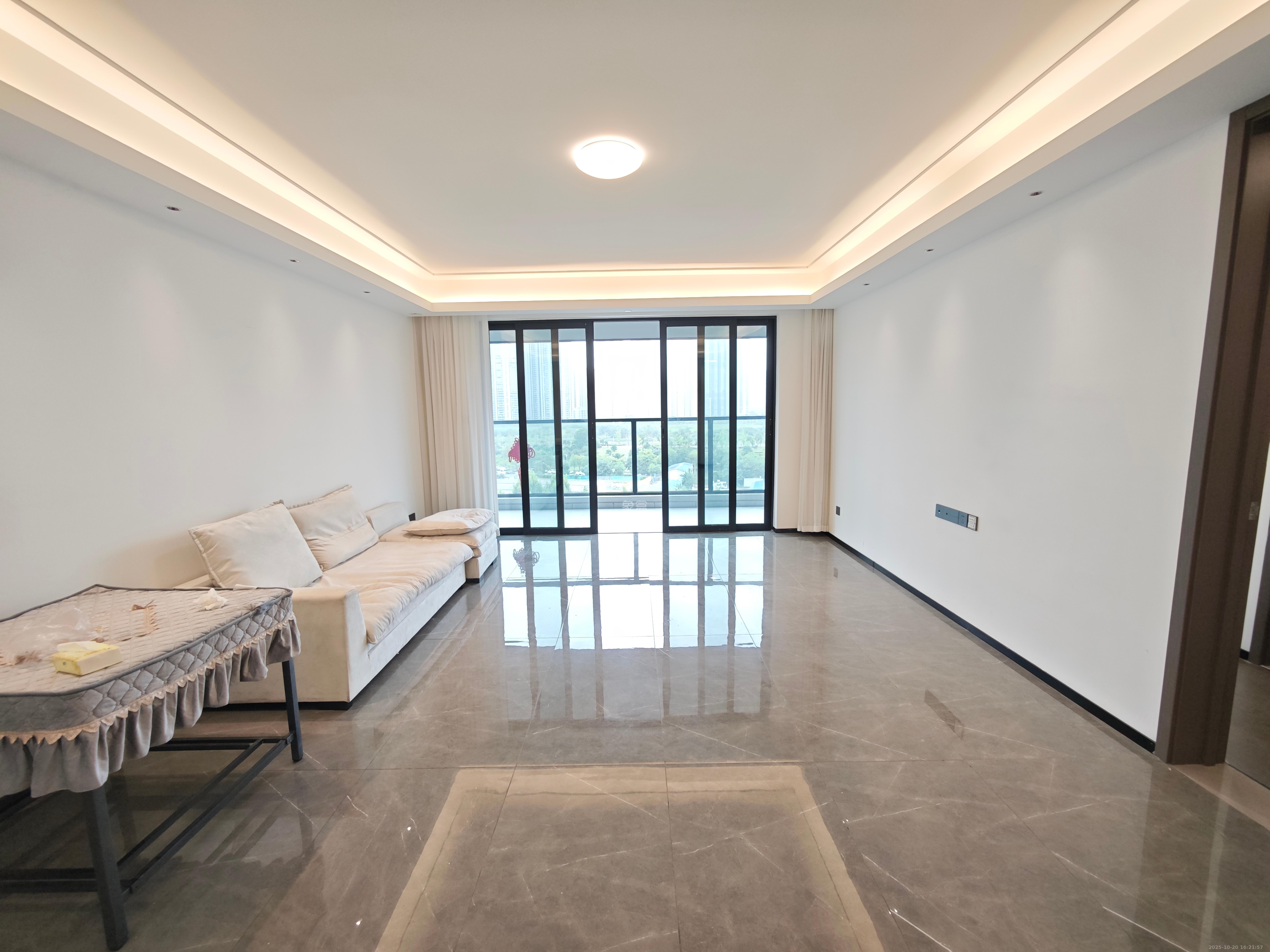 美的云樾  4室2厅3卫    4300.0元/月 美的云樾  4室2厅3卫    4300.0元/月