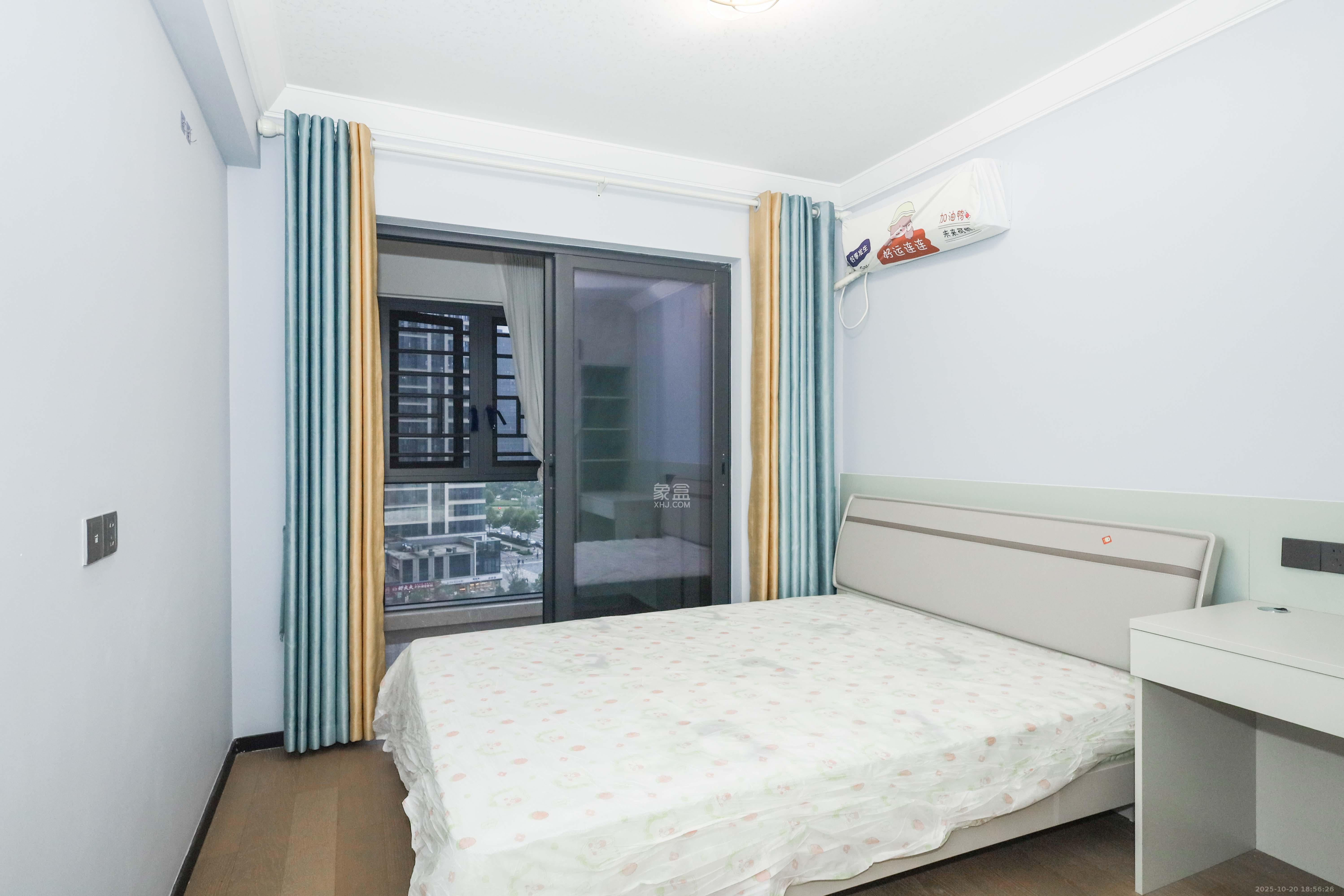 中海阅溪府 4室2厅2卫 220.0万 中海阅溪府 4室2厅2卫 220.0万卧室