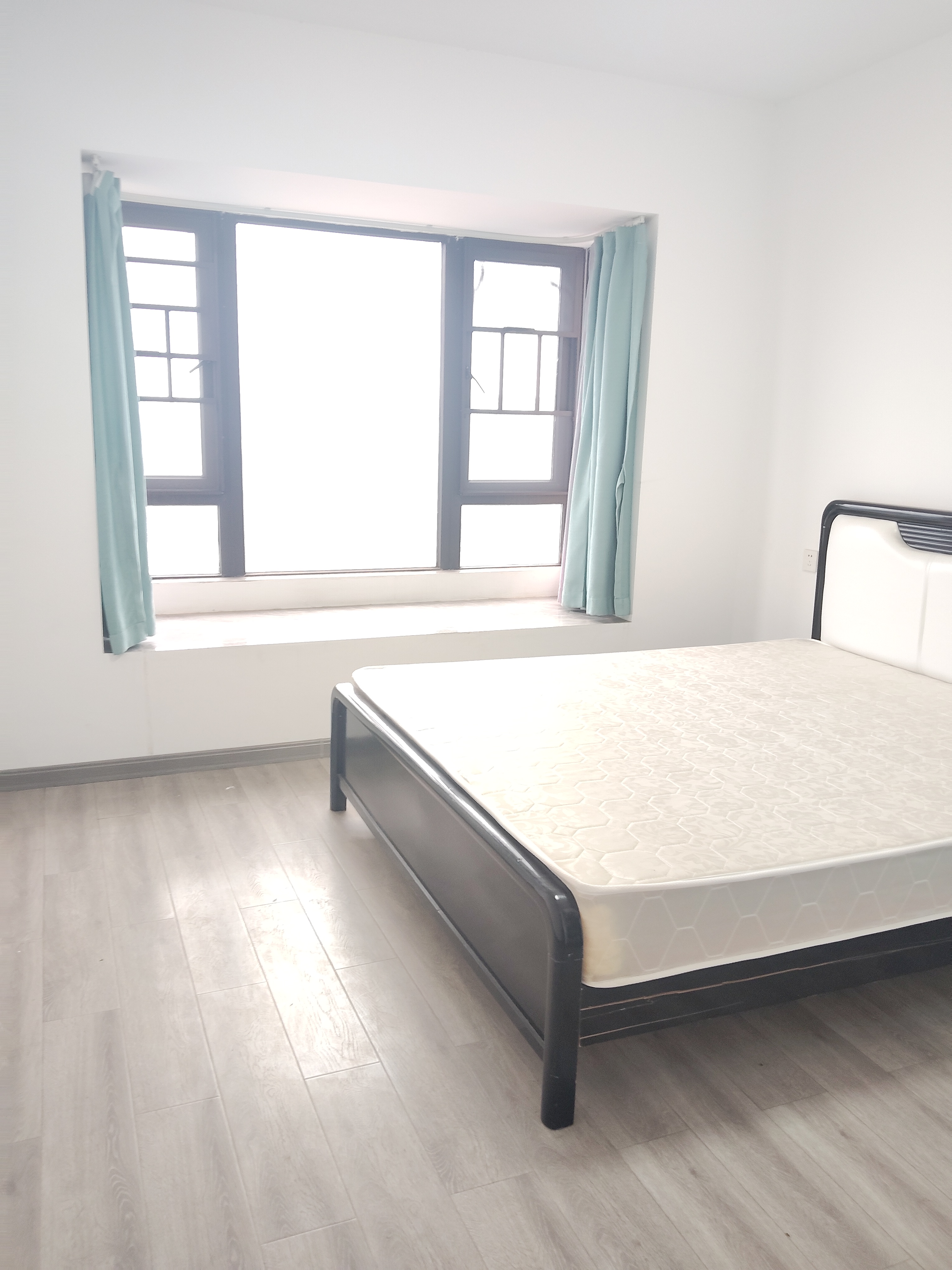 保利中央公馆  3室2厅2卫    2390.0元/月 保利中央公馆  3室2厅2卫    2390.0元/月室内图