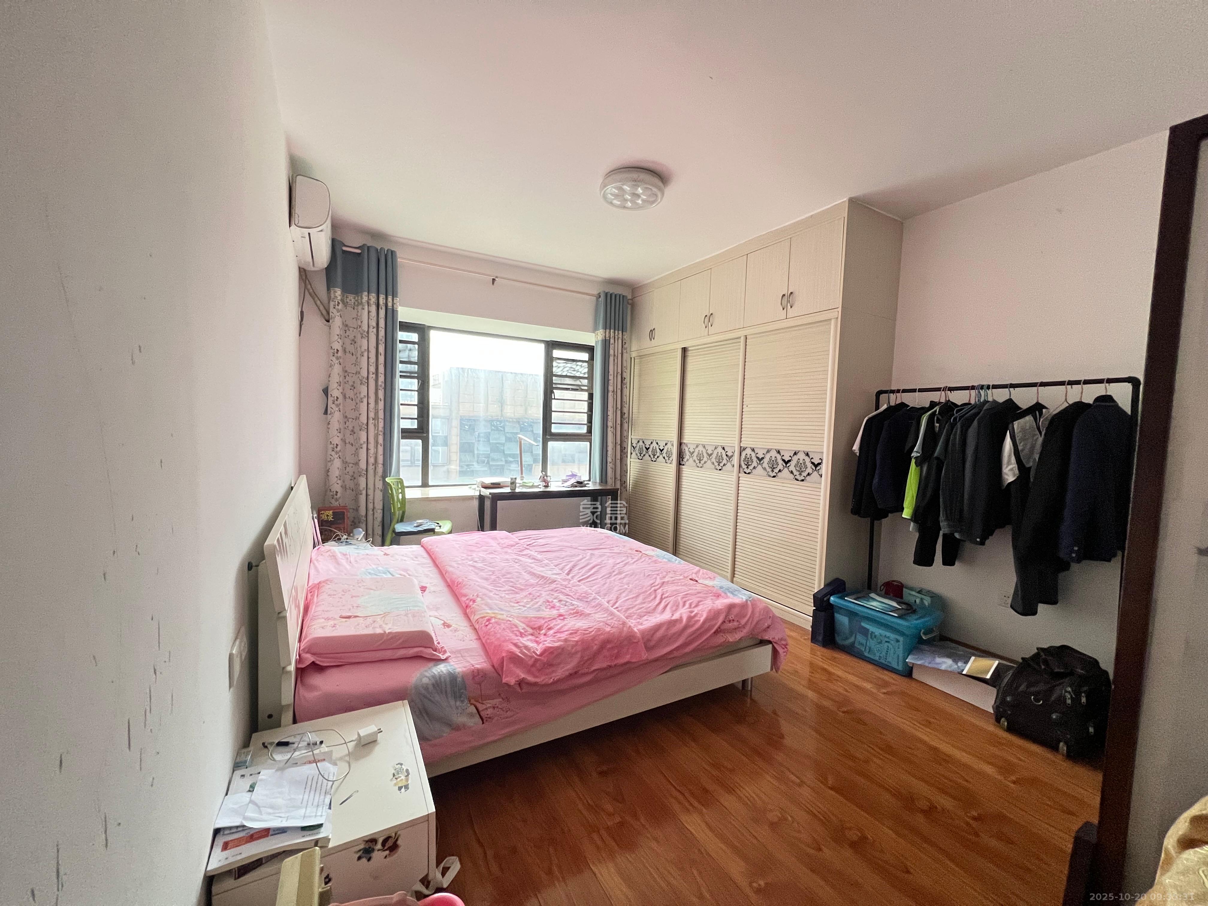 钰龙天下二期(钰龙佳园)  4室2厅2卫    2600.0元/月 钰龙天下二期(钰龙佳园)  4室2厅2卫    2600.0元/月室内图