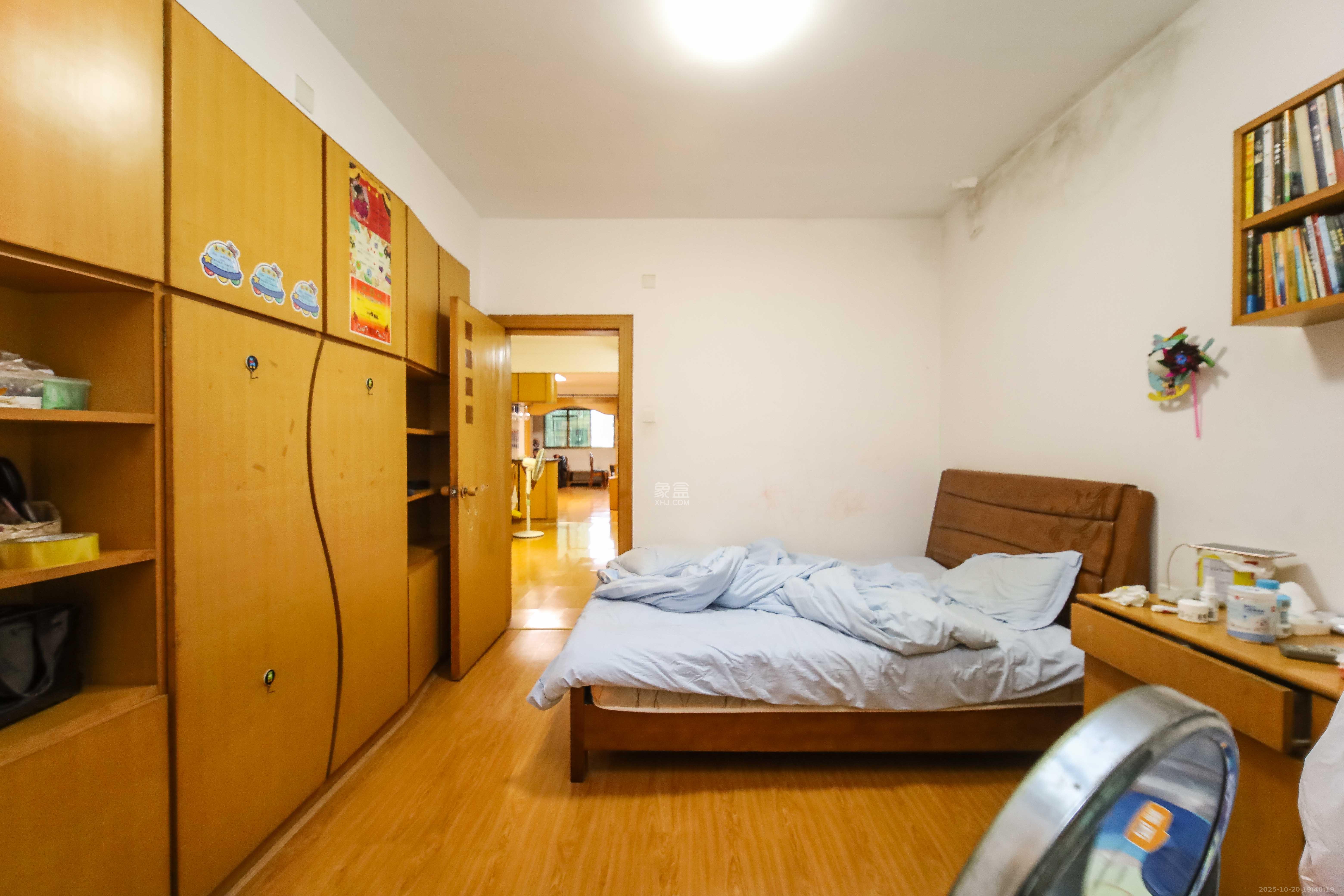 保利苑  3室2厅2卫    56.0万卧室