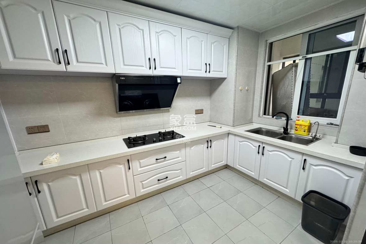 北辰三角洲C3区  5室2厅2卫    5800.0元/月 北辰三角洲C3区  5室2厅2卫    5800.0元/月室内图