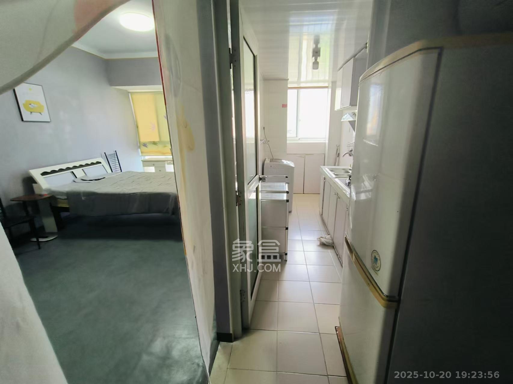 中远公馆  1室1厅1卫    1500.0元/月 中远公馆  1室1厅1卫    1500.0元/月室内图1