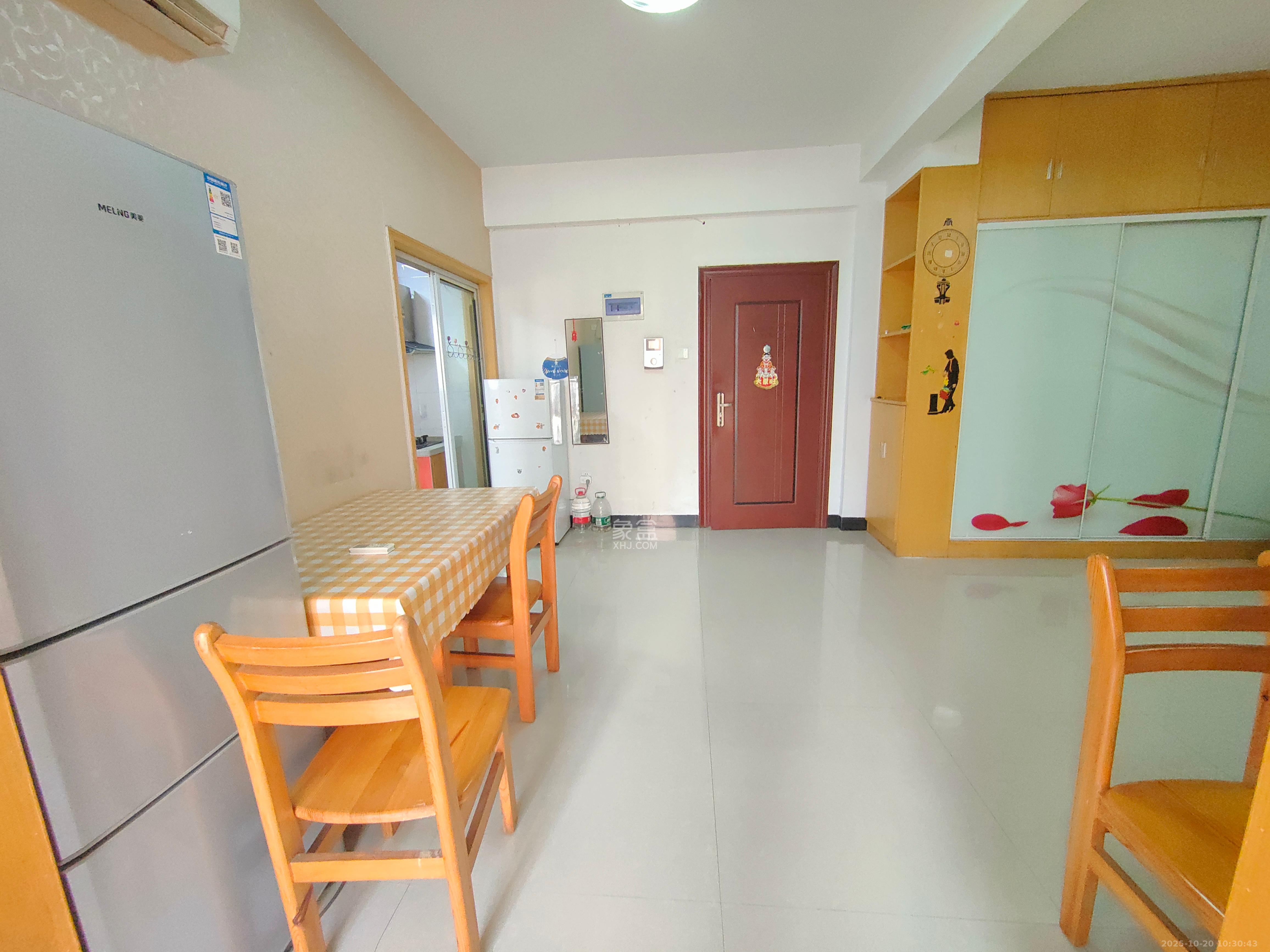 天城尚品  1室1厅1卫    1600.0元/月室内图1