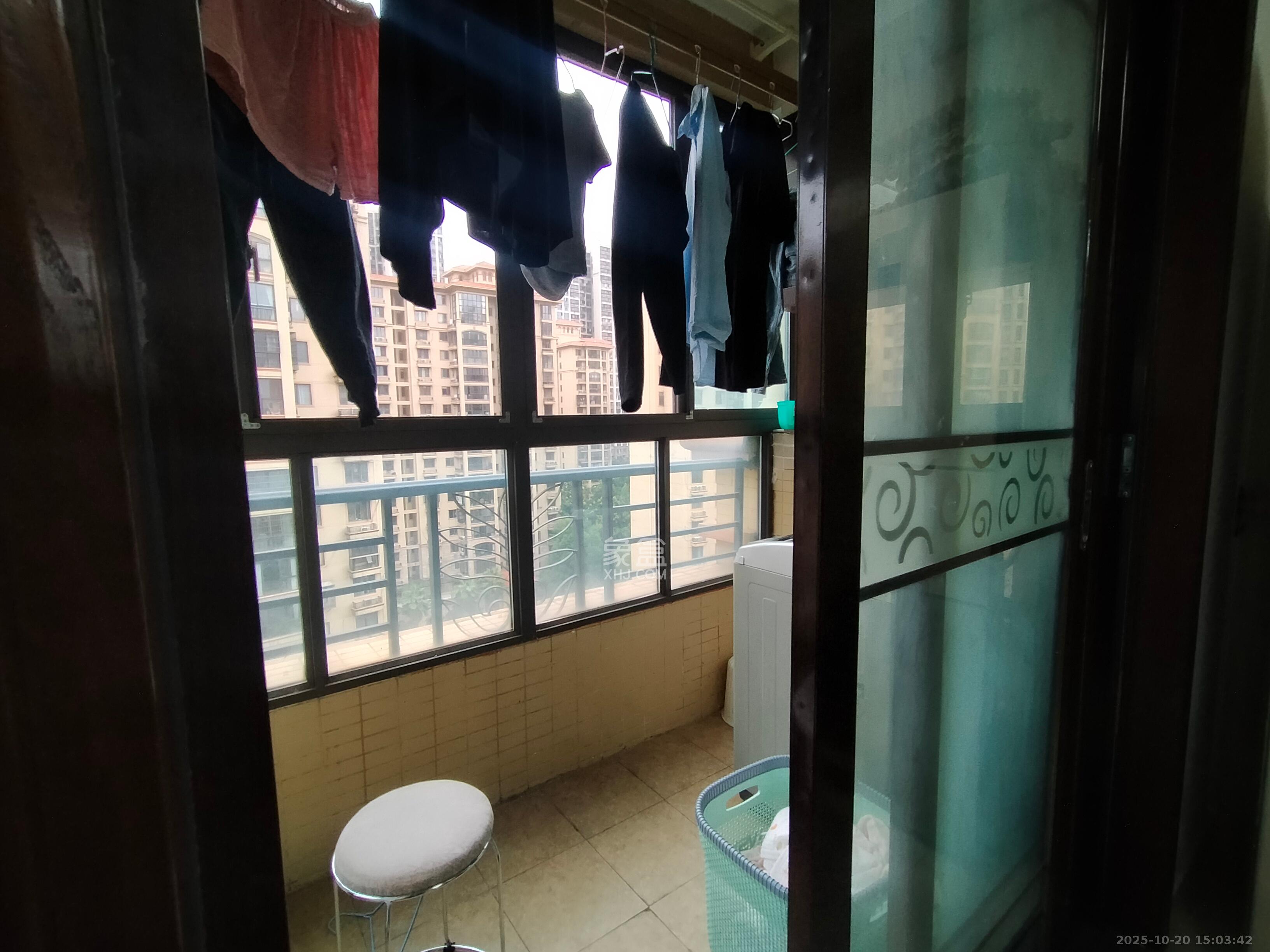 宏聚地中海 3室2厅2卫 2300.0元/月 宏聚地中海 3室2厅2卫 2300.0元/月室内图