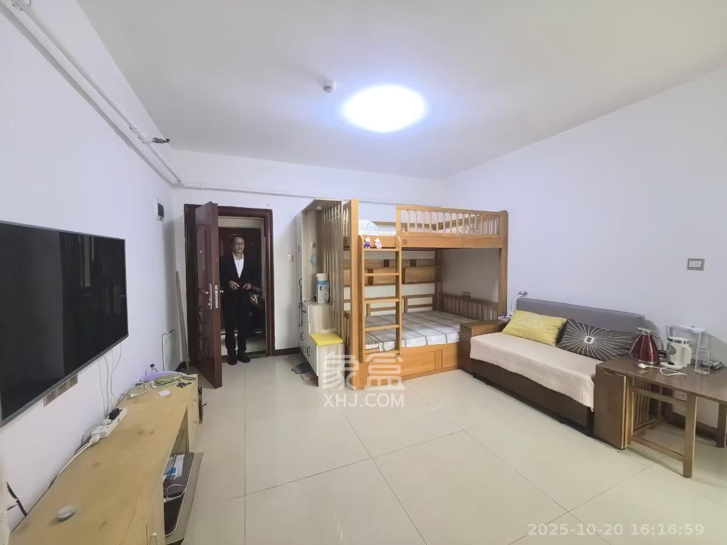 凯轩云顶  1室1厅1卫    1600.0元/月