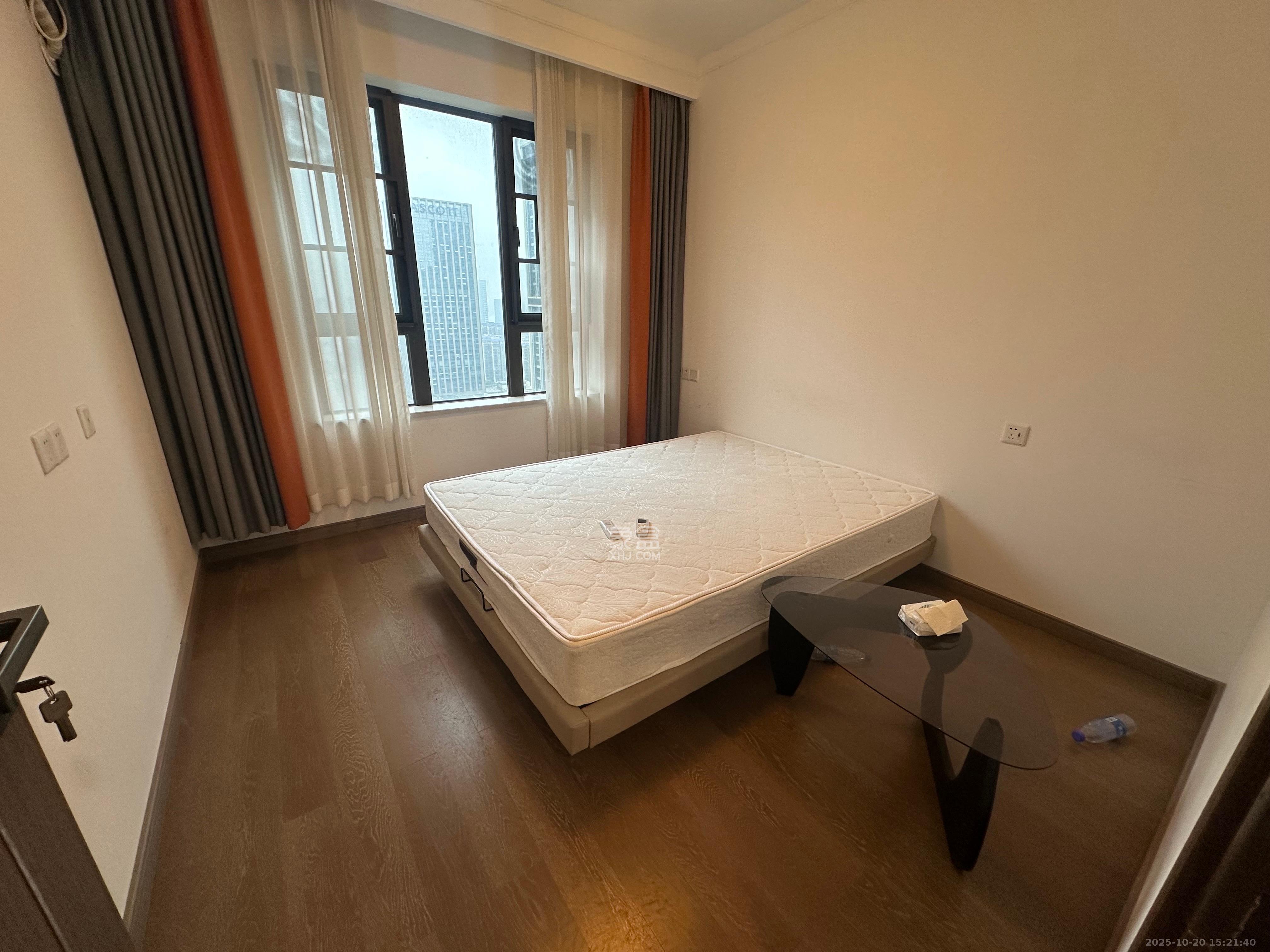 龙湖铂金中心（龙湖春江郦城）  3室2厅2卫    4800.0元/月室内图