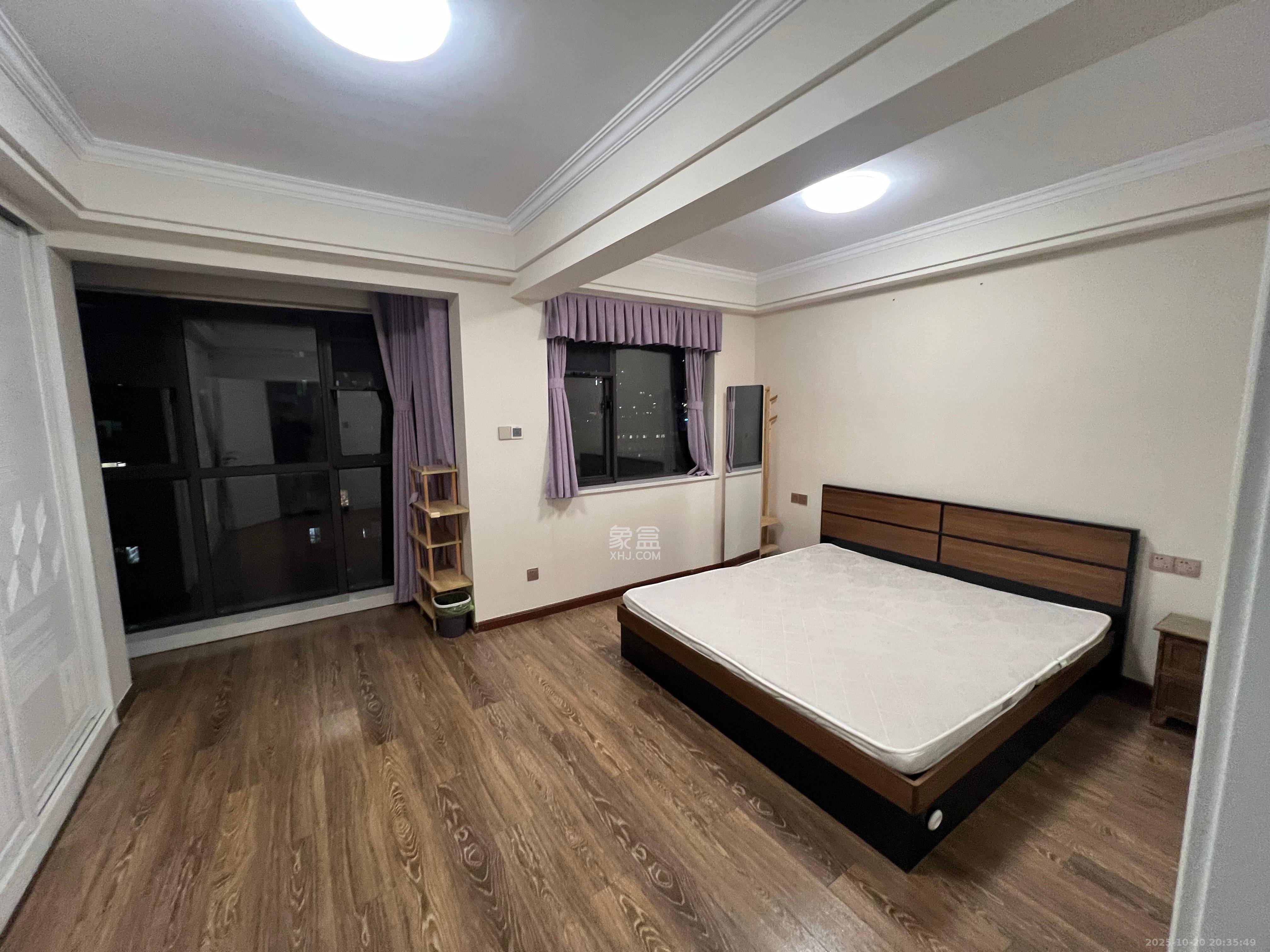 世茂铂翠湾二期  3室2厅2卫    3800.0元/月 世茂铂翠湾二期  3室2厅2卫    3800.0元/月室内图