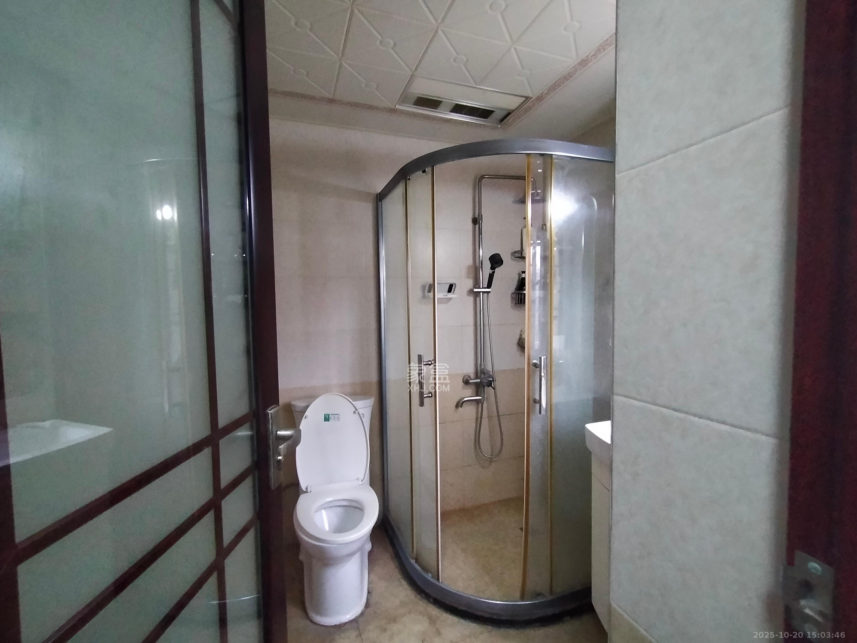 宏聚地中海 3室2厅2卫 2300.0元/月 宏聚地中海 3室2厅2卫 2300.0元/月室内图