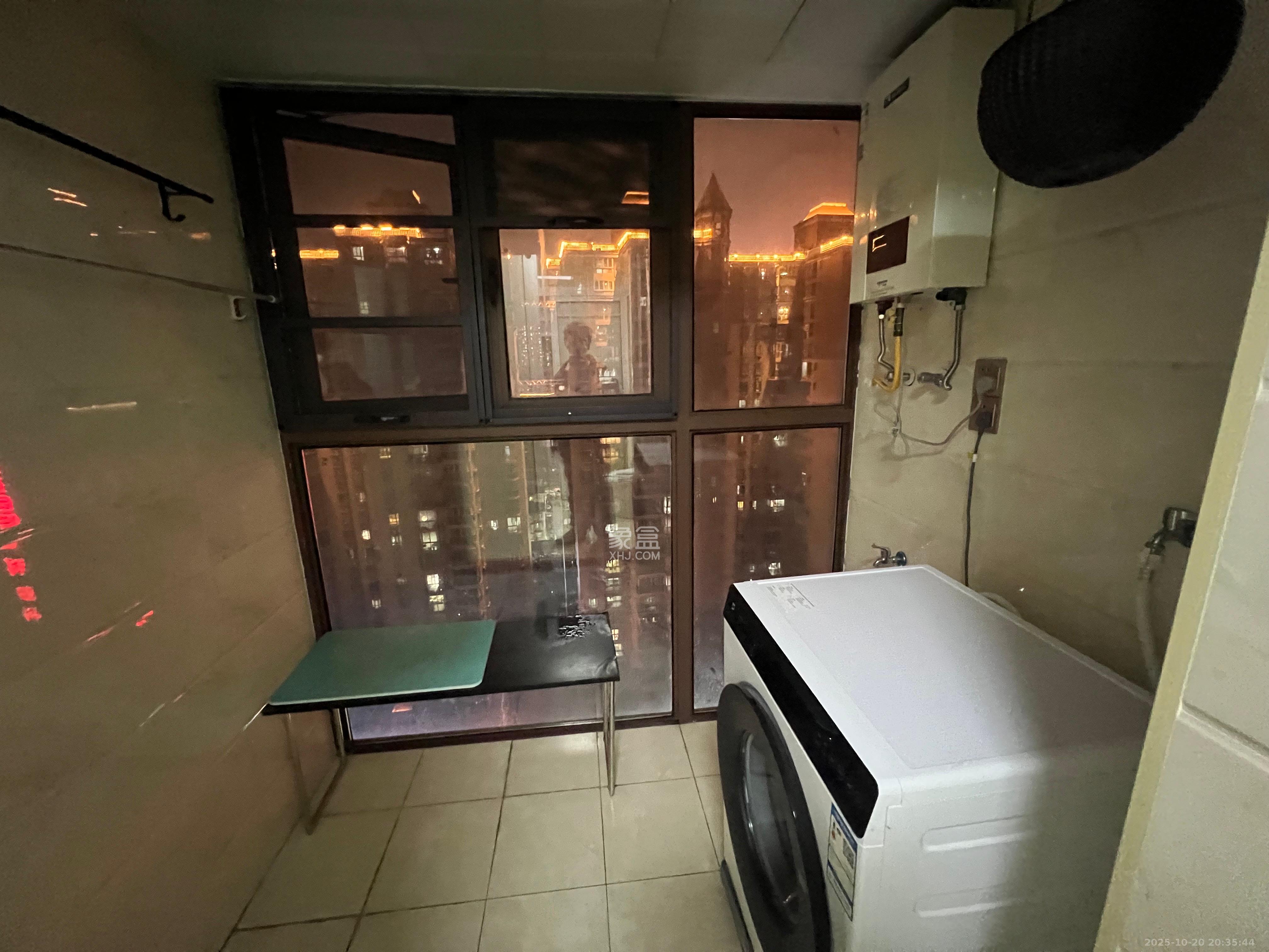 世茂铂翠湾二期  3室2厅2卫    3800.0元/月 世茂铂翠湾二期  3室2厅2卫    3800.0元/月室内图