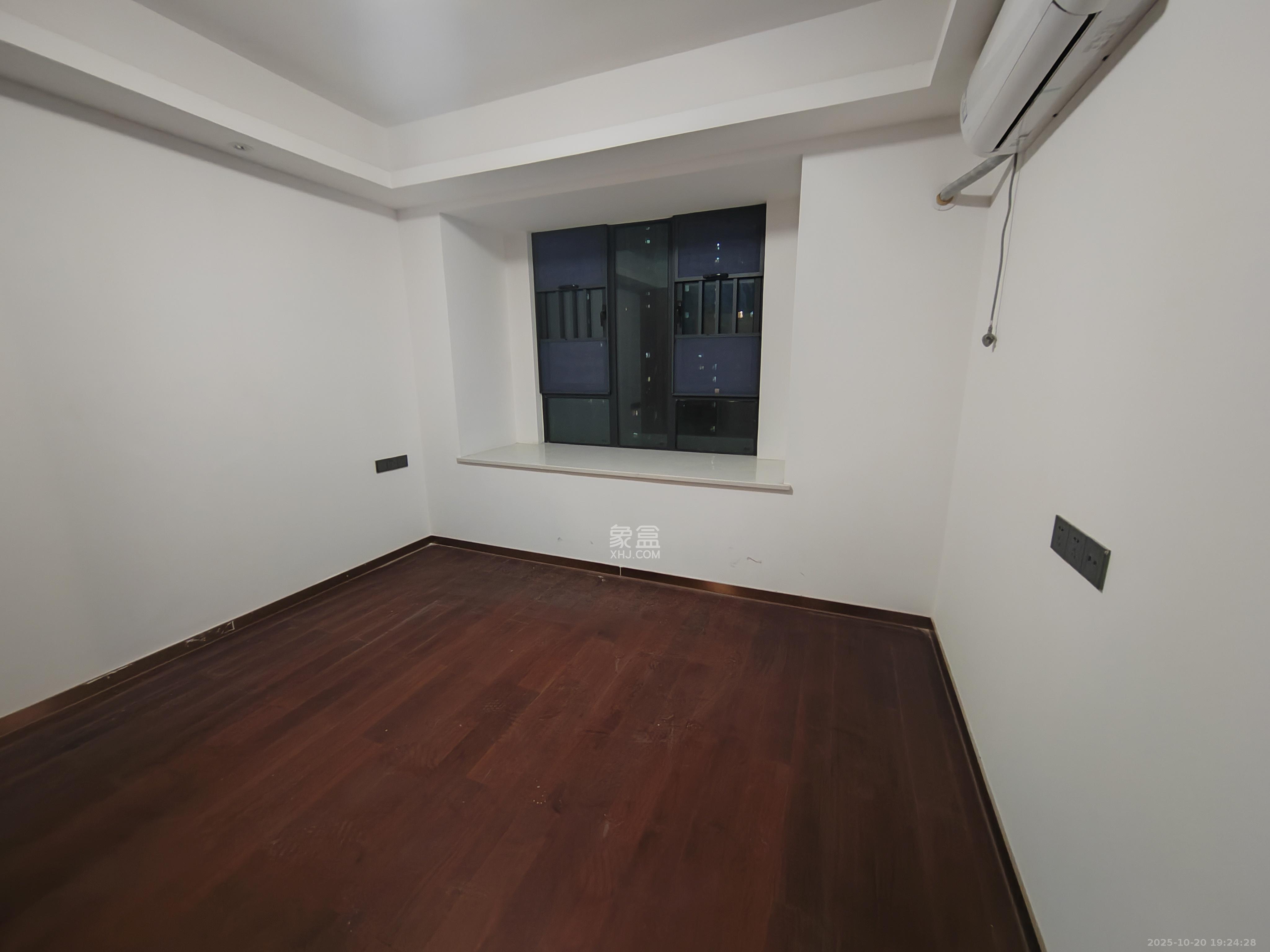 梅溪悦章  4室2厅2卫    3300.0元/月室内图