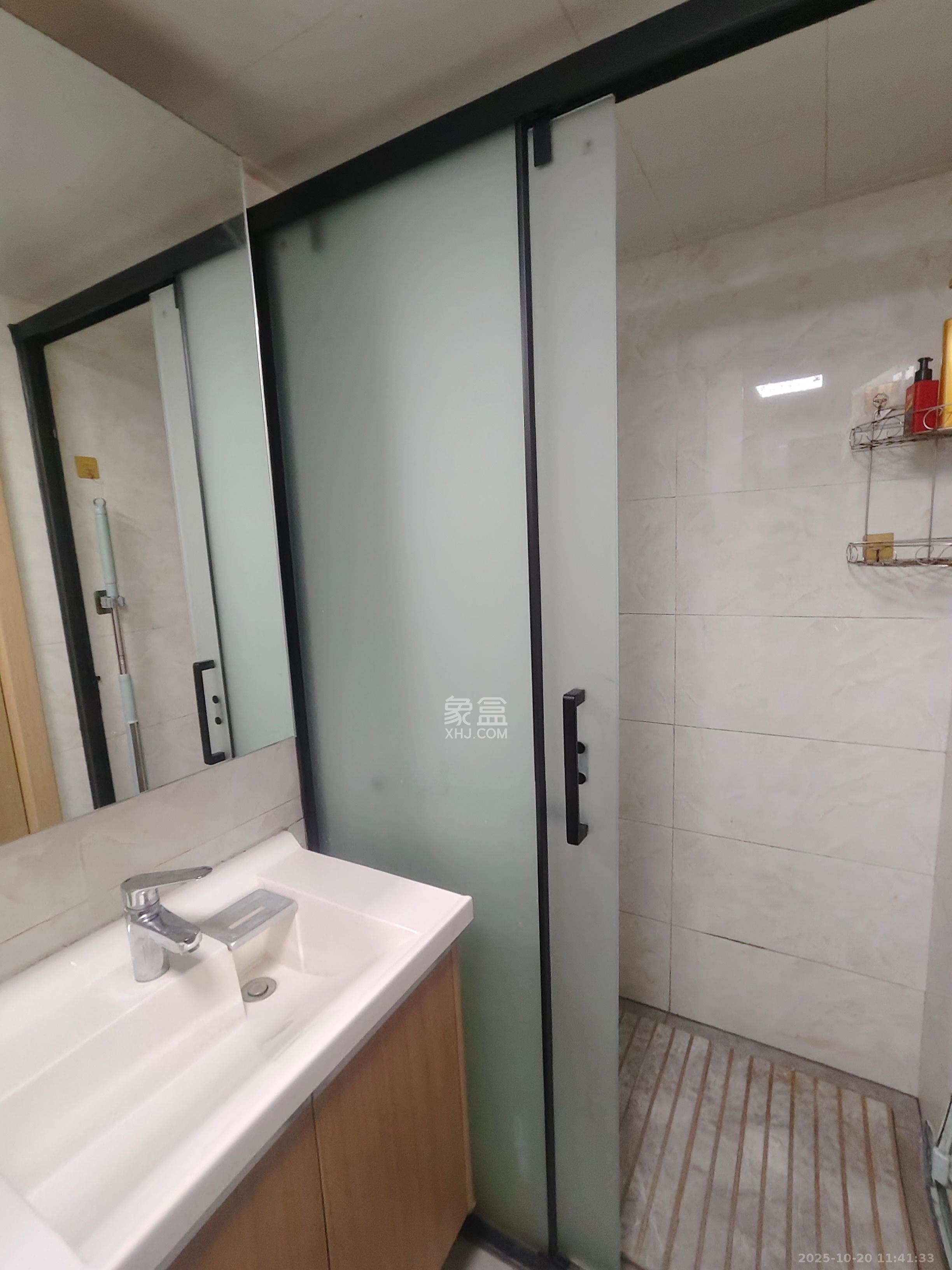 卓越浅水湾  1室1厅1卫    1750.0元/月室内图