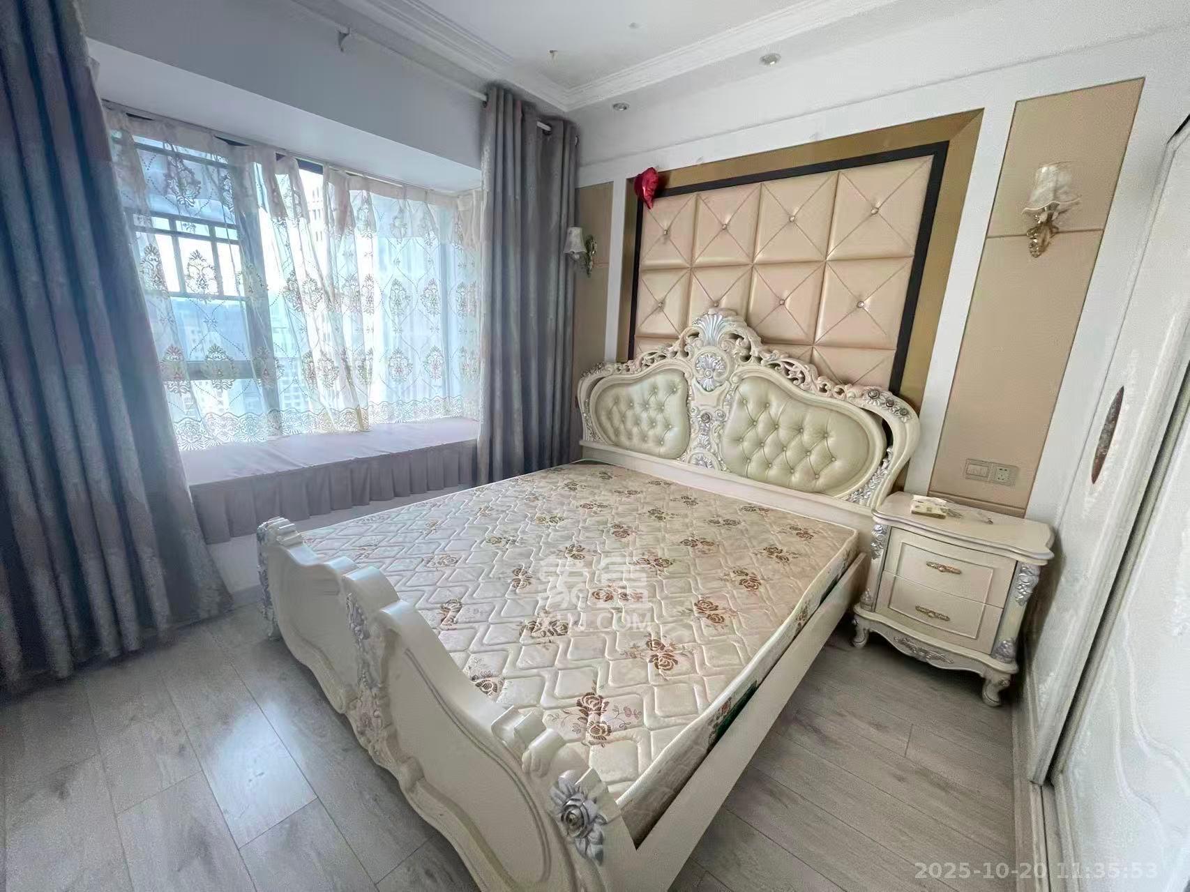 天鸿天府(天鸿中央大院) 4室2厅2卫 3300.0元/月 天鸿天府(天鸿中央大院) 4室2厅2卫 3300.0元/月室内图