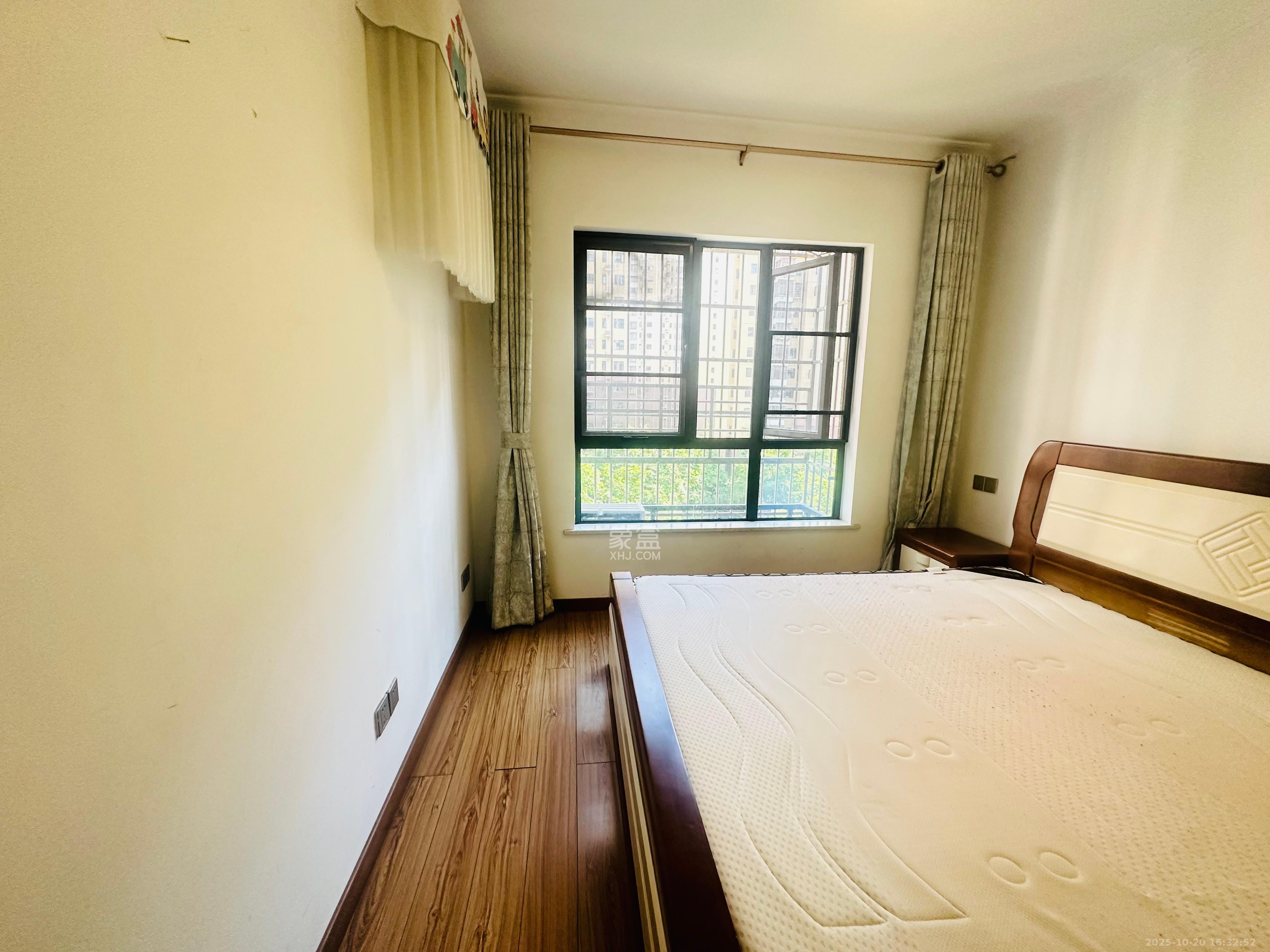 中国铁建国际城二期  3室2厅1卫    1800.0元/月室内图