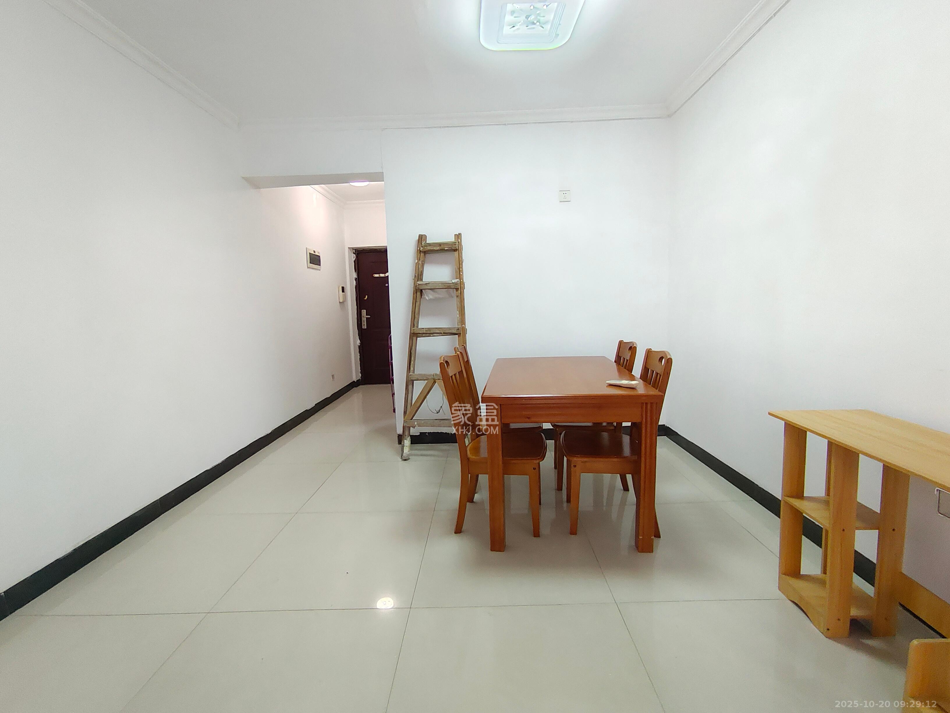 上峰苑（兰亭玥岛）  2室1厅1卫    2000.0元/月室内图