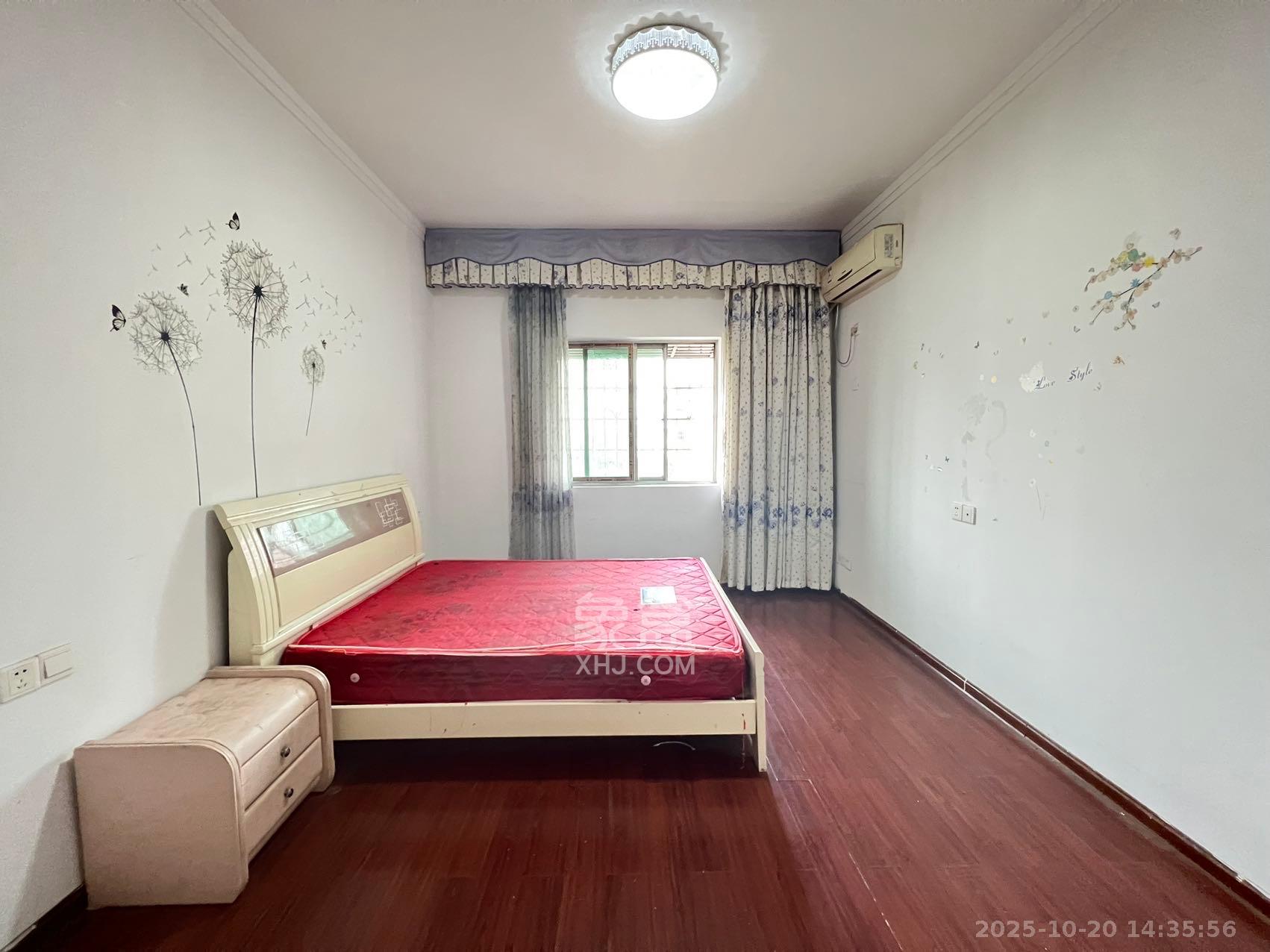 中南汽车世界  2室2厅1卫    1200.0元/月室内图