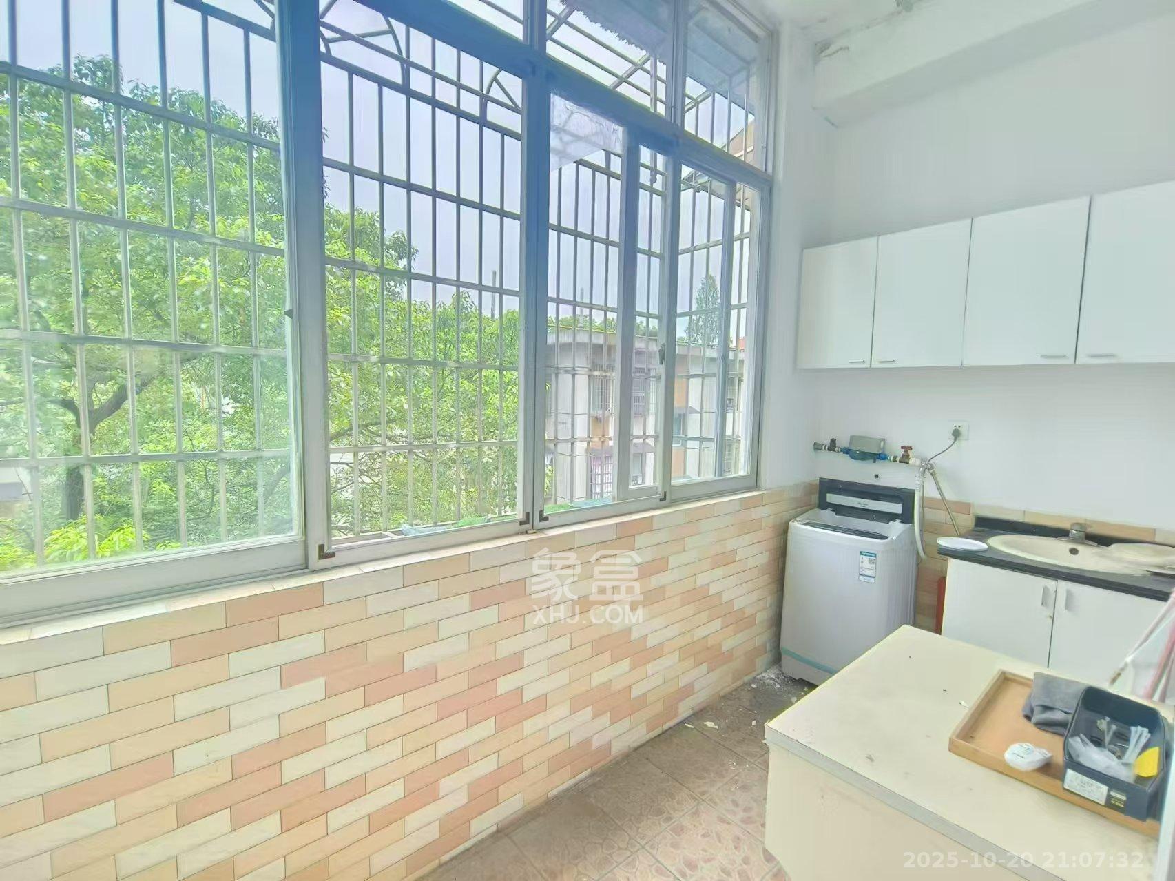 人造板厂宿舍（新河北堤1号）  3室2厅1卫    2100.0元/月室内图