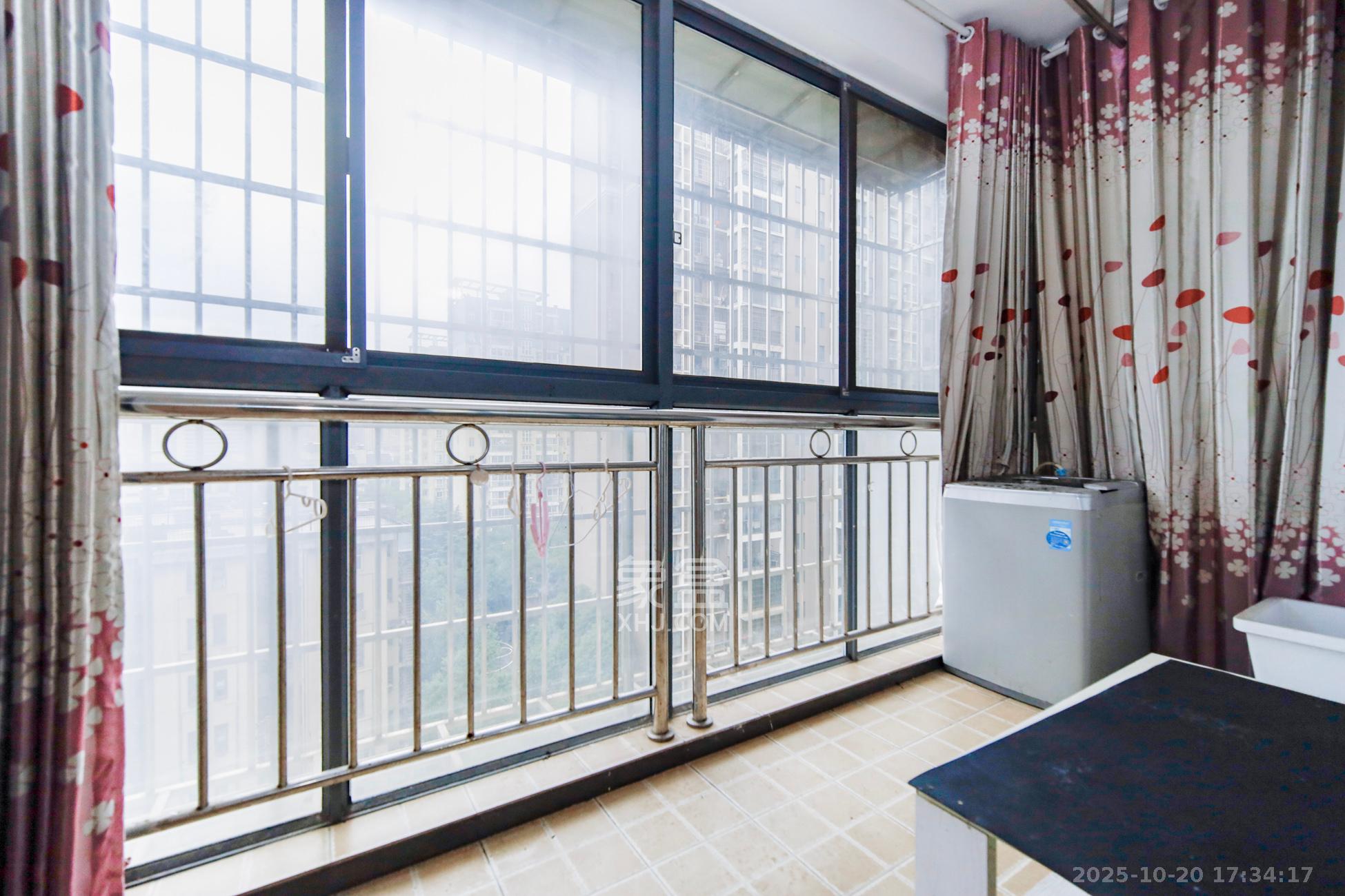 凯姆国际  2室2厅1卫    54.0万阳台